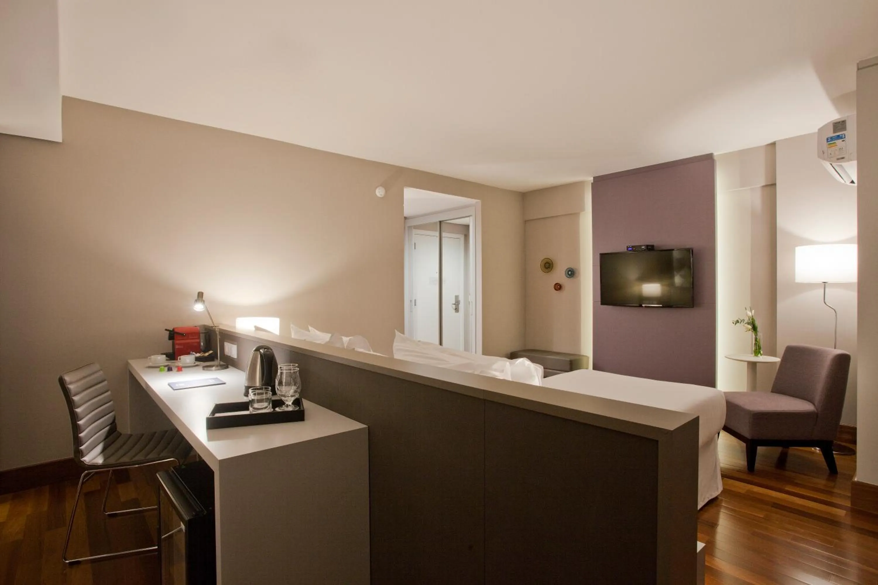 Coffee/tea facilities in NH Collection Curitiba