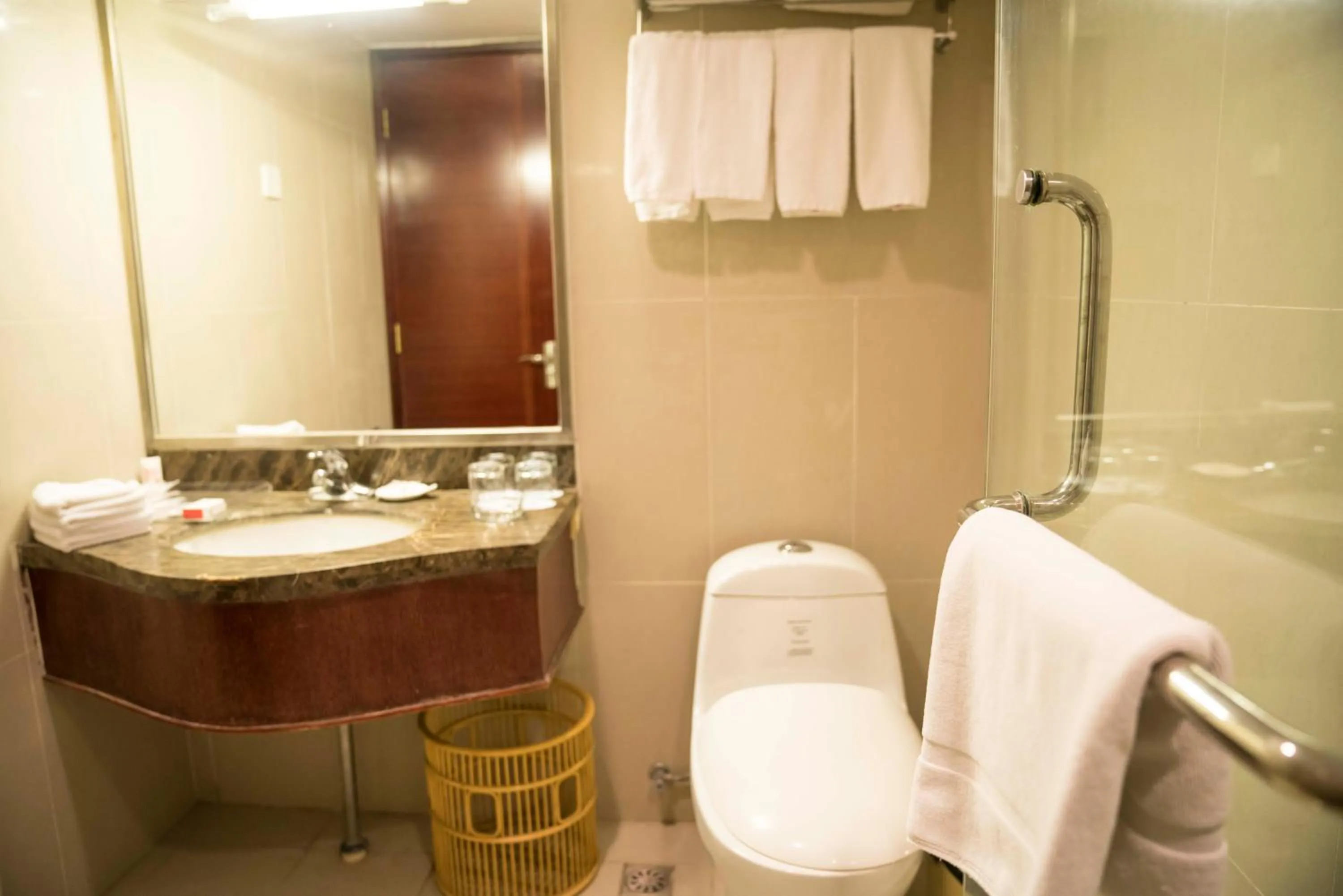 Yantai Meiya International ApartHotel (Previous Ramada Plaza)