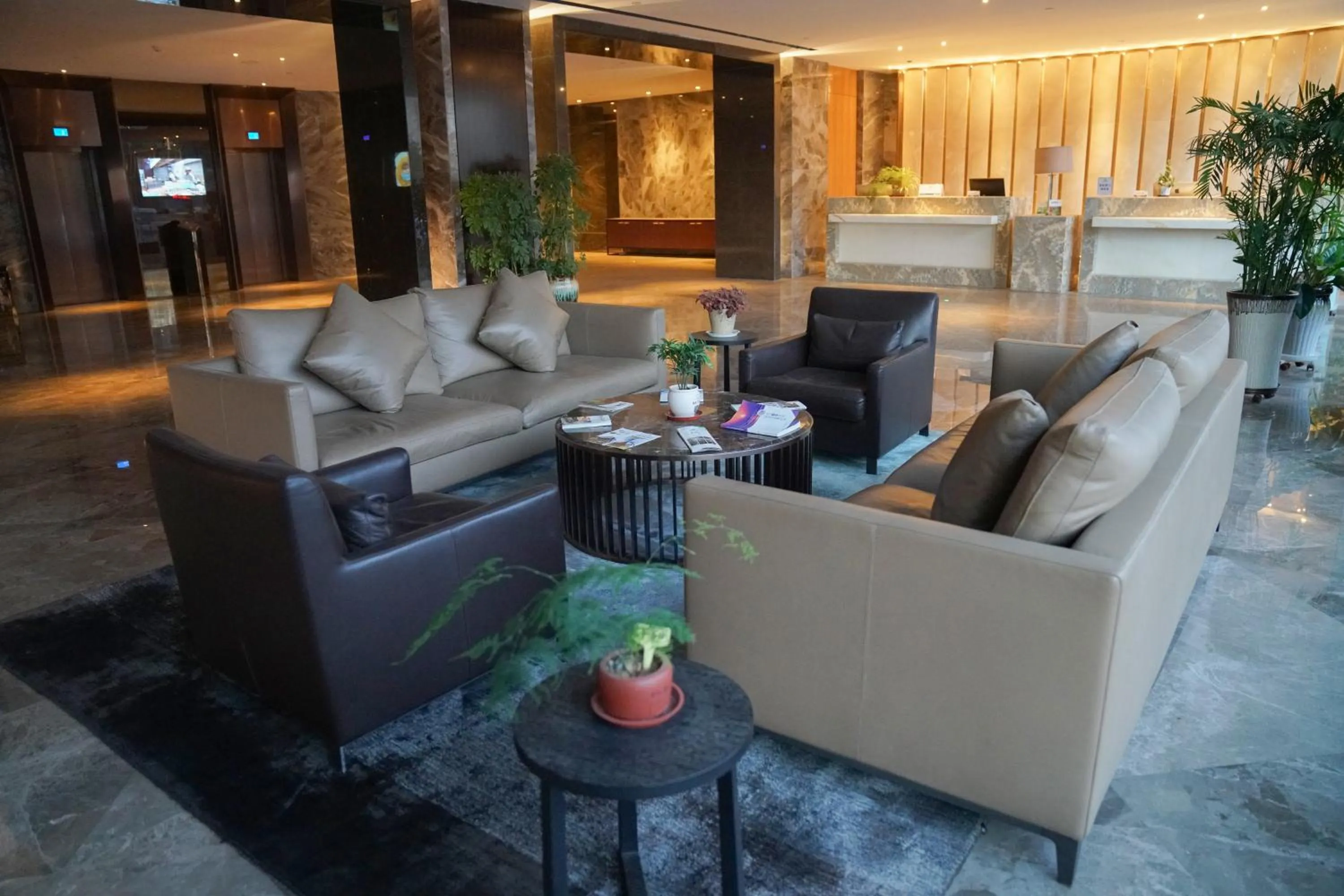 Yantai Meiya International ApartHotel (Previous Ramada Plaza)