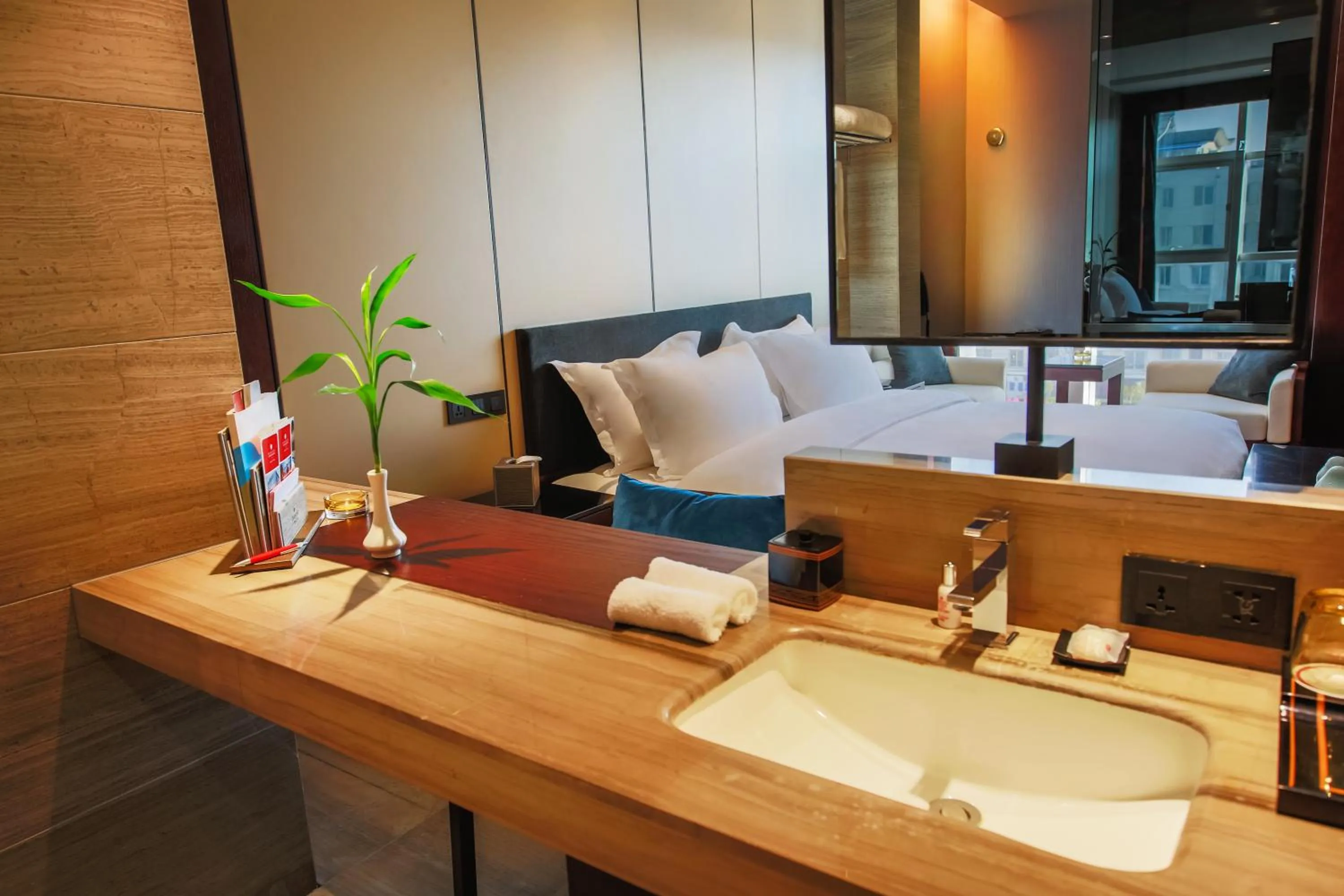 Yantai Meiya International ApartHotel (Previous Ramada Plaza)