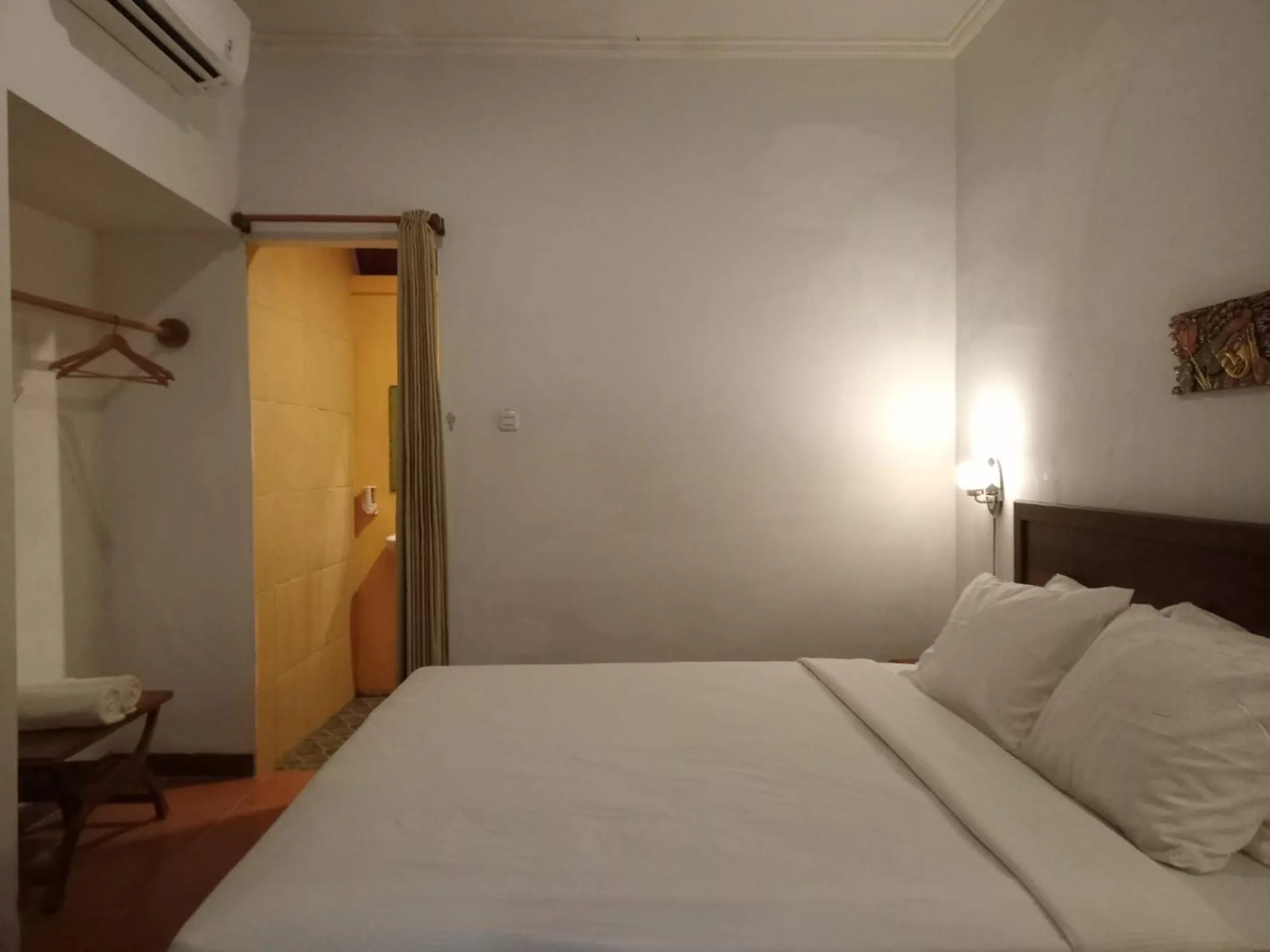 Bed in Yellow Bridge Guest House