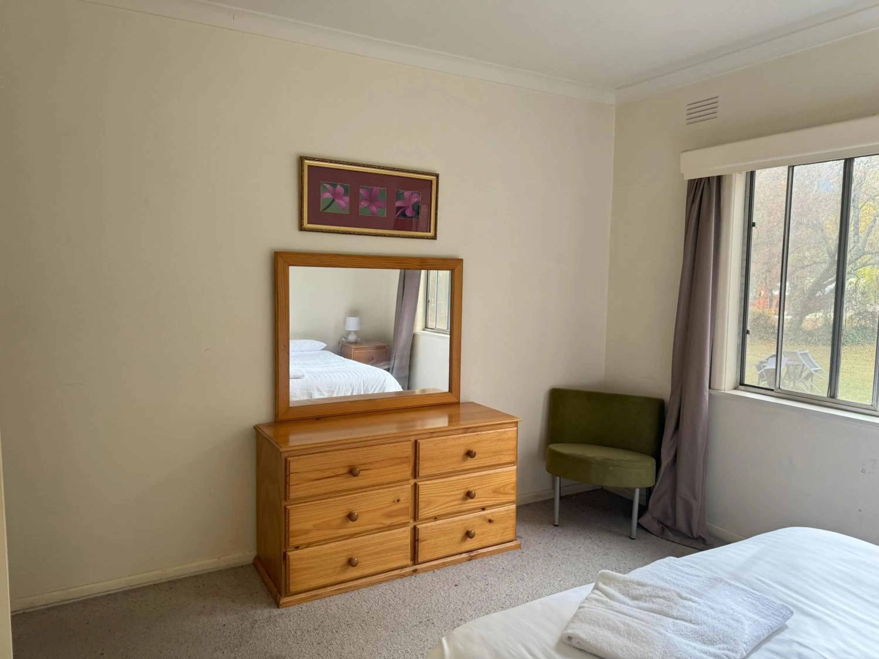 Bedroom, Bed in Ovensview On Riverside