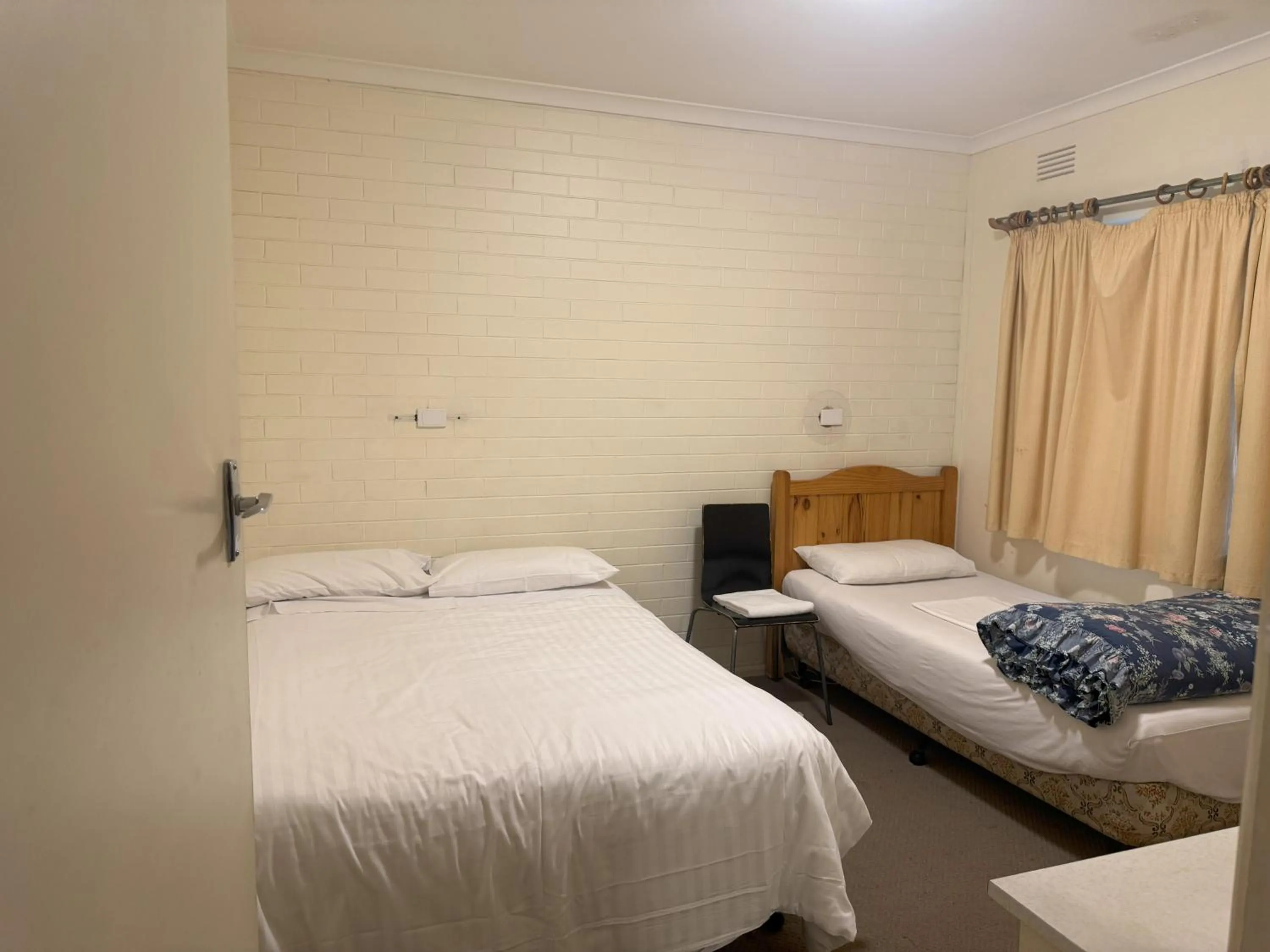 Bedroom, Bed in Ovensview On Riverside