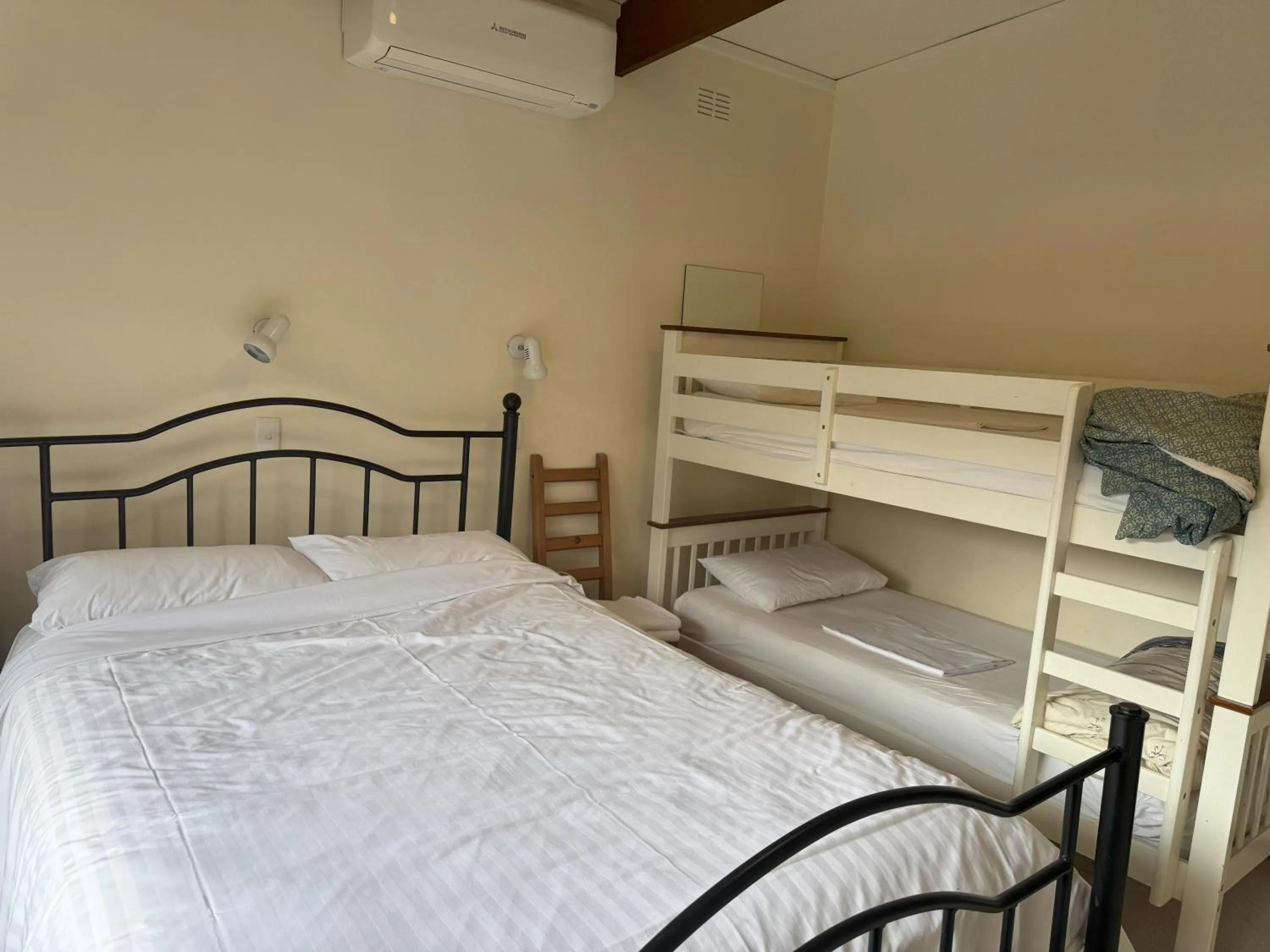 Bedroom, Bed in Ovensview On Riverside