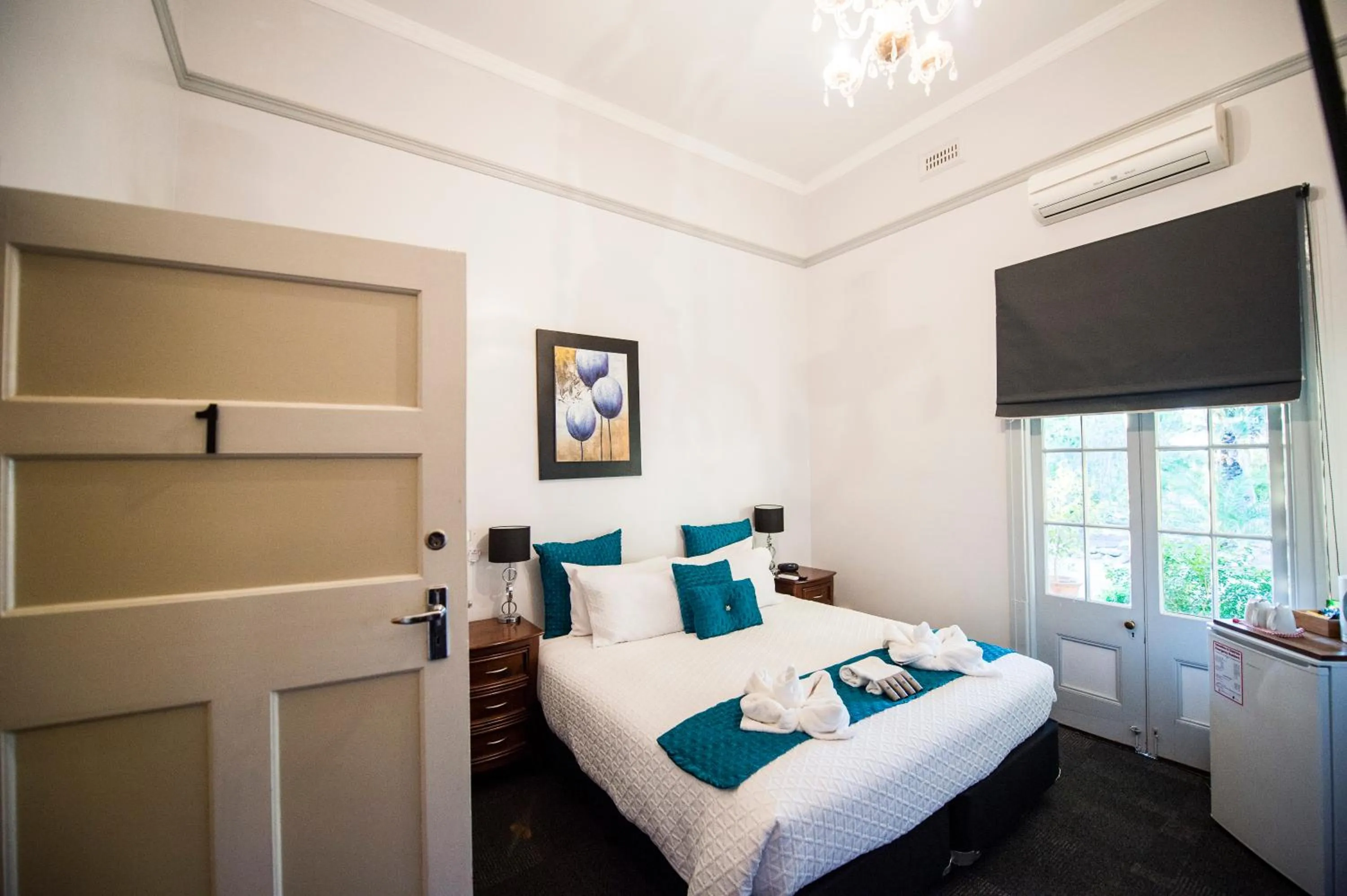 Bed in The Old Convent Dalwallinu