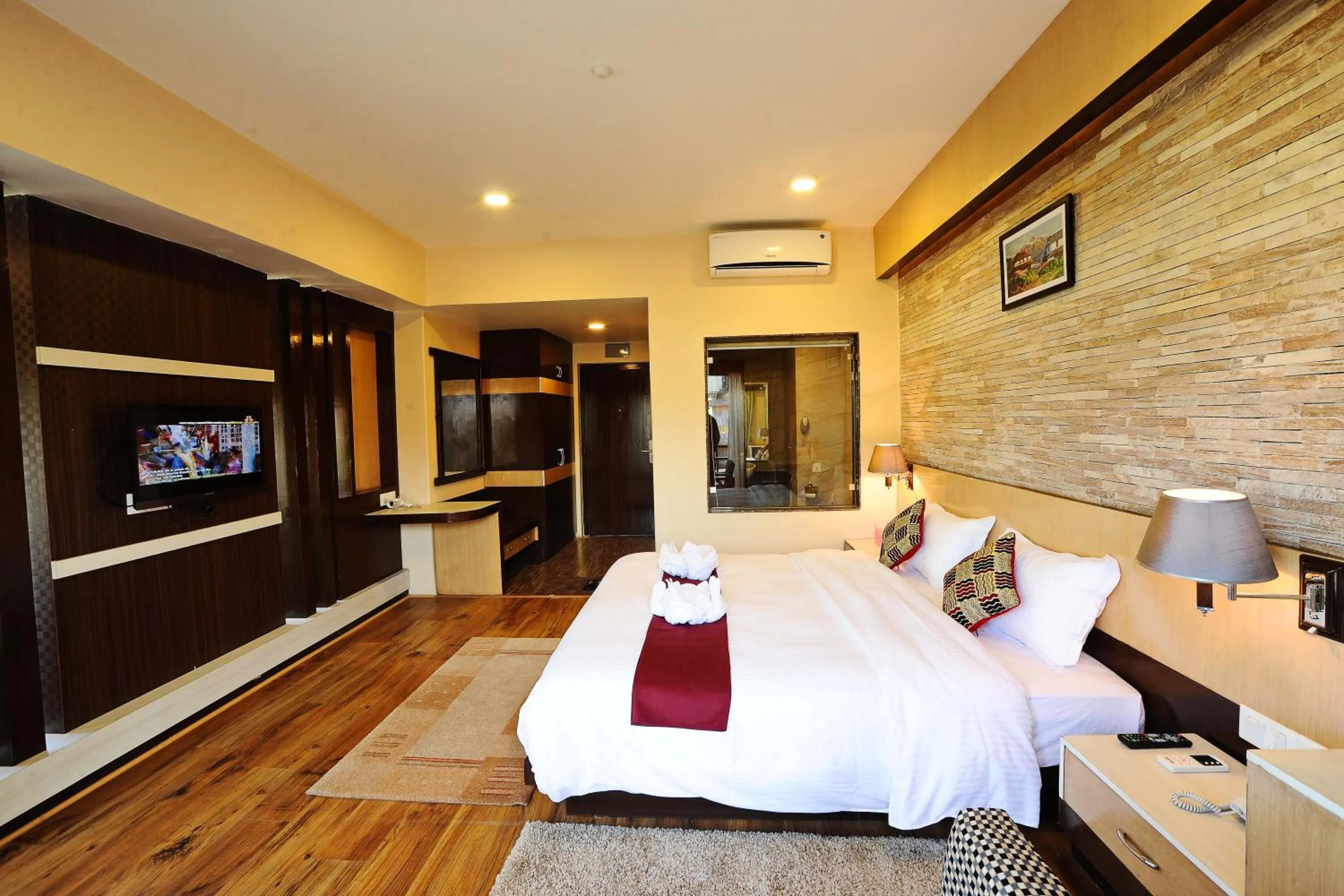 Bedroom, Bed in Hotel Queens Park