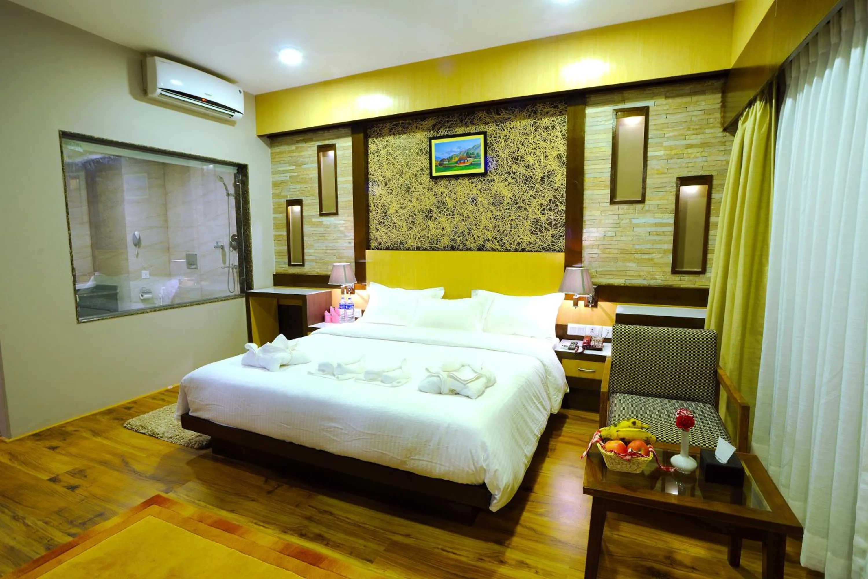 Bedroom, Bed in Hotel Queens Park