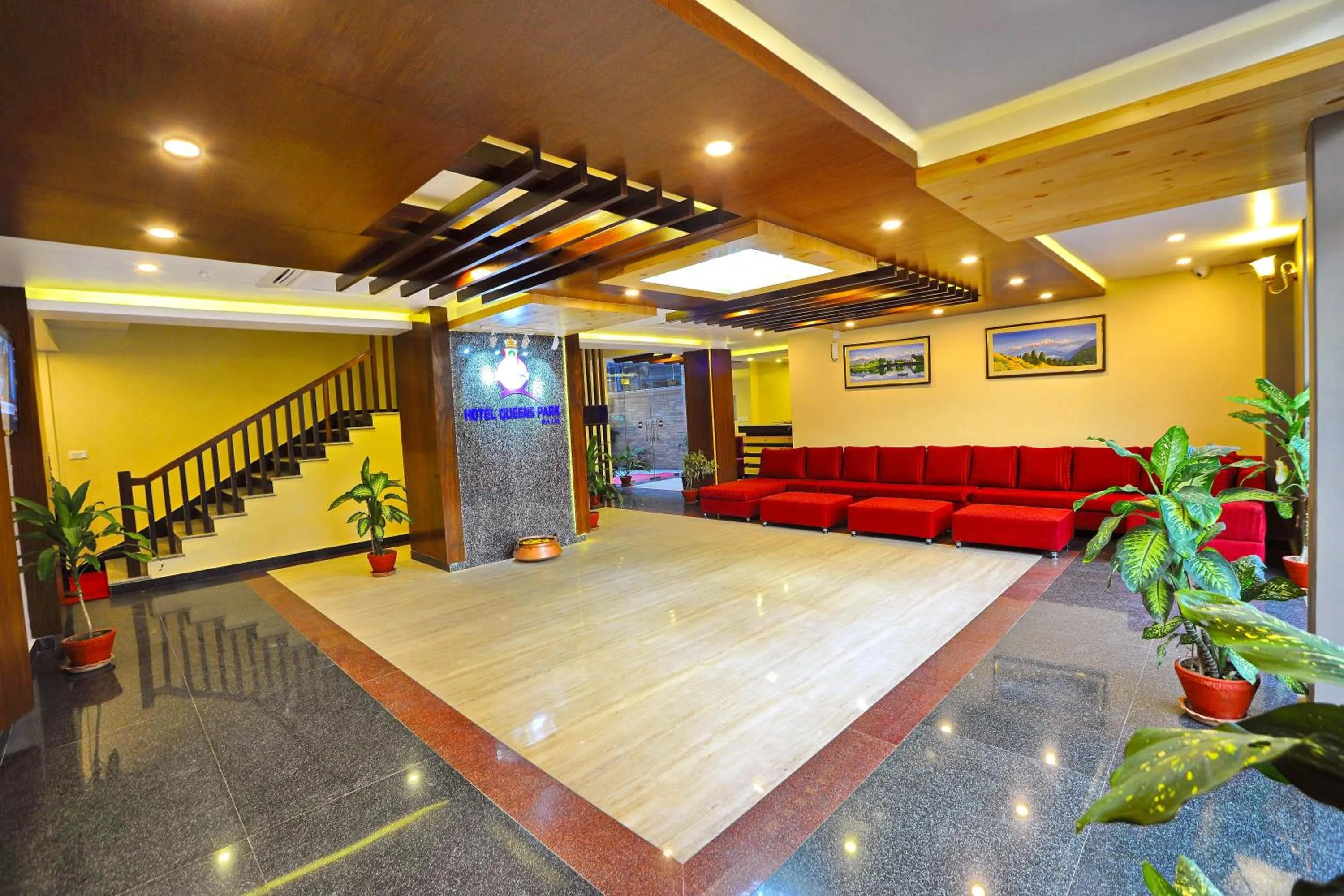 Lobby or reception in Hotel Queens Park