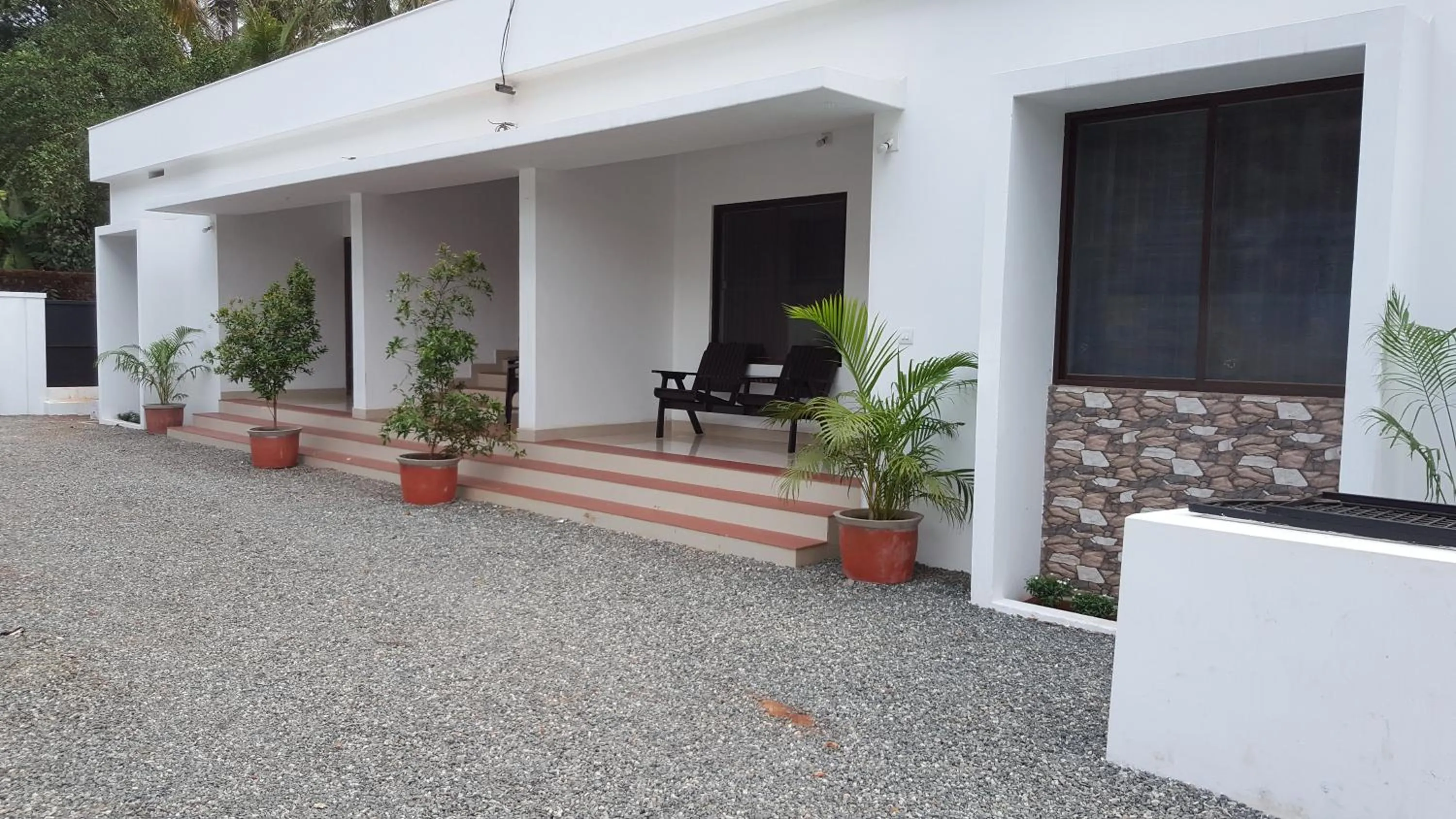 Photo of the whole room in The Rubis