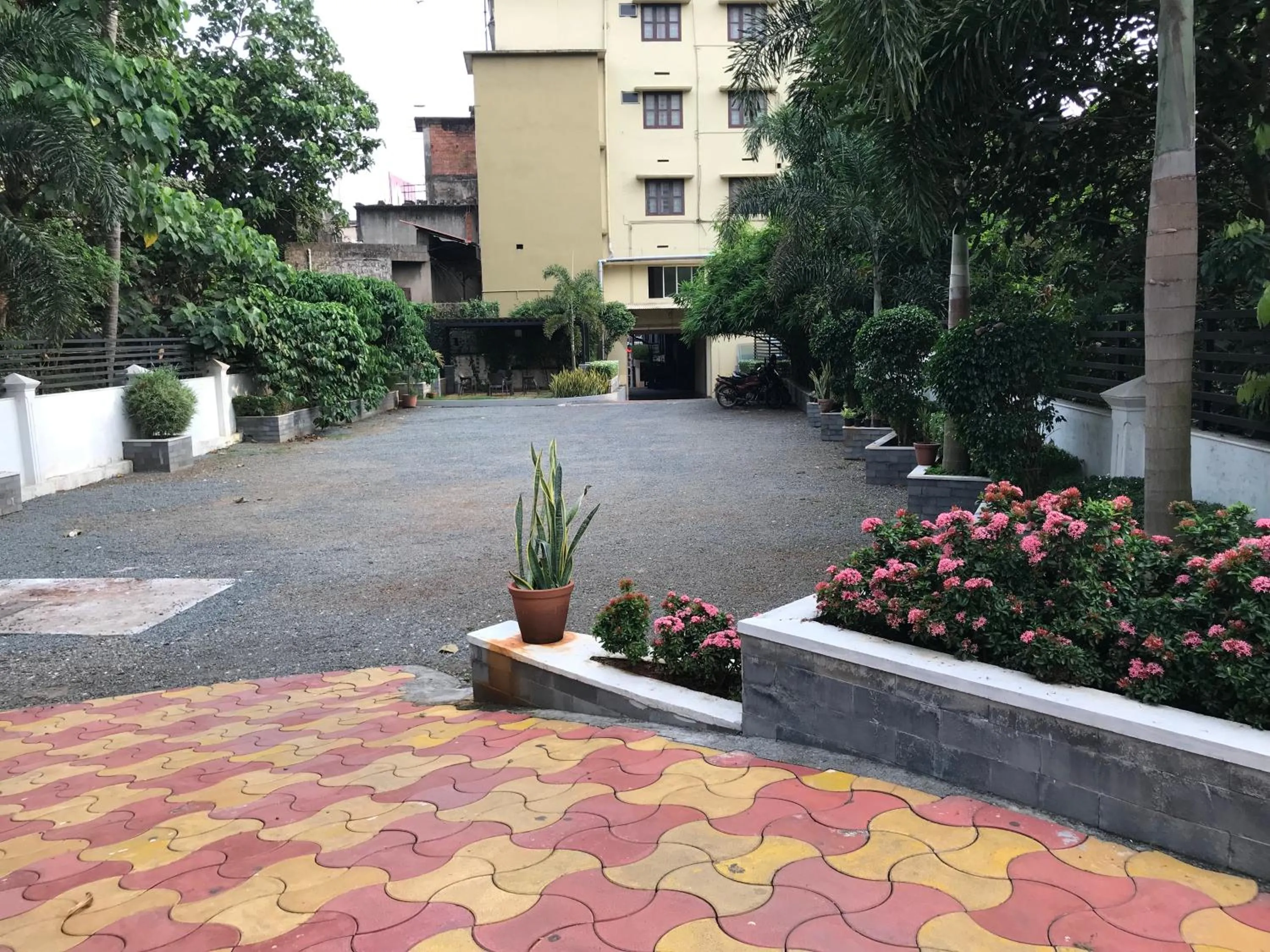 Facade/entrance in The Rubis