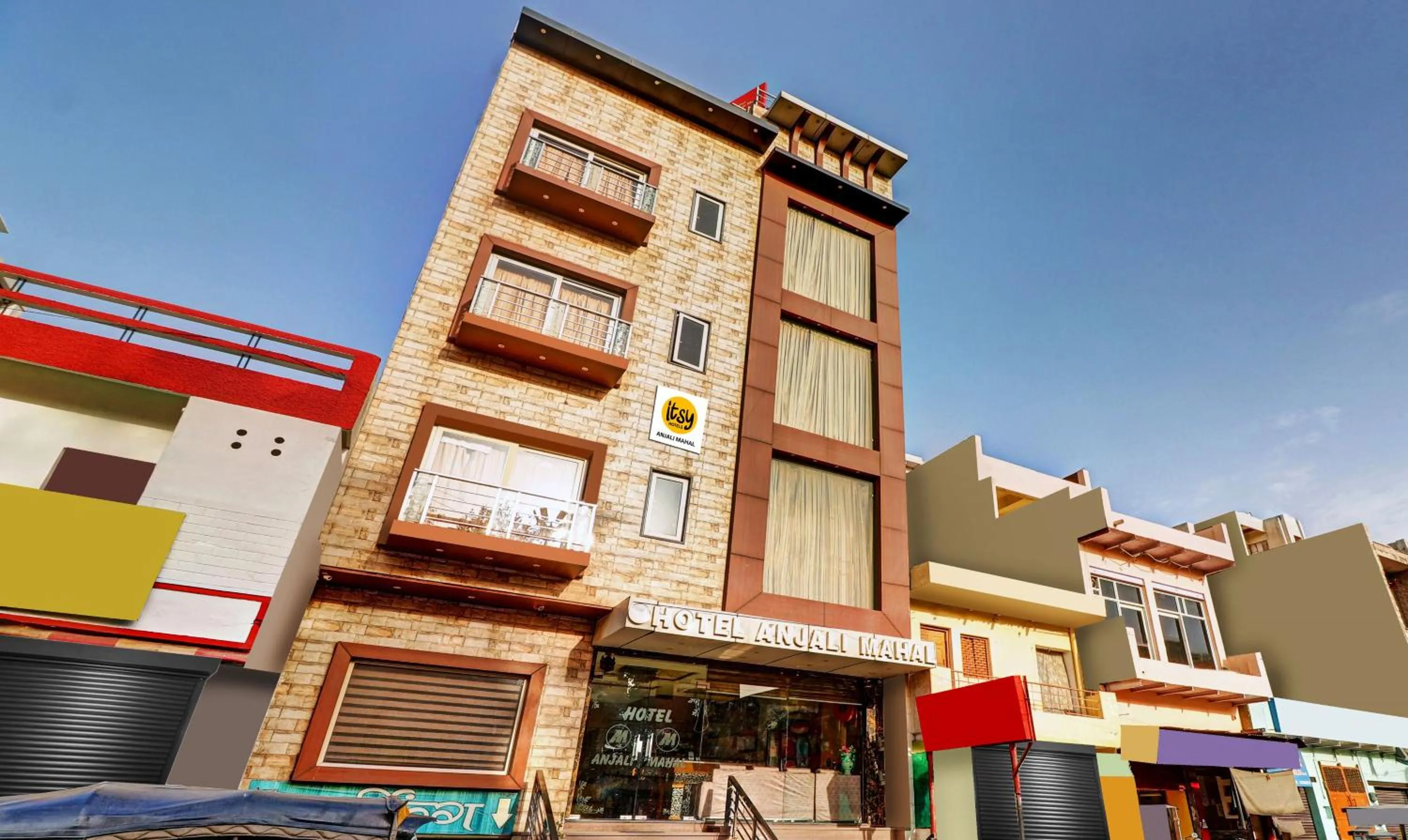 Property building in Itsy Hotels Anjali Mahal, 500 Mtrs From Mathura Railway Station