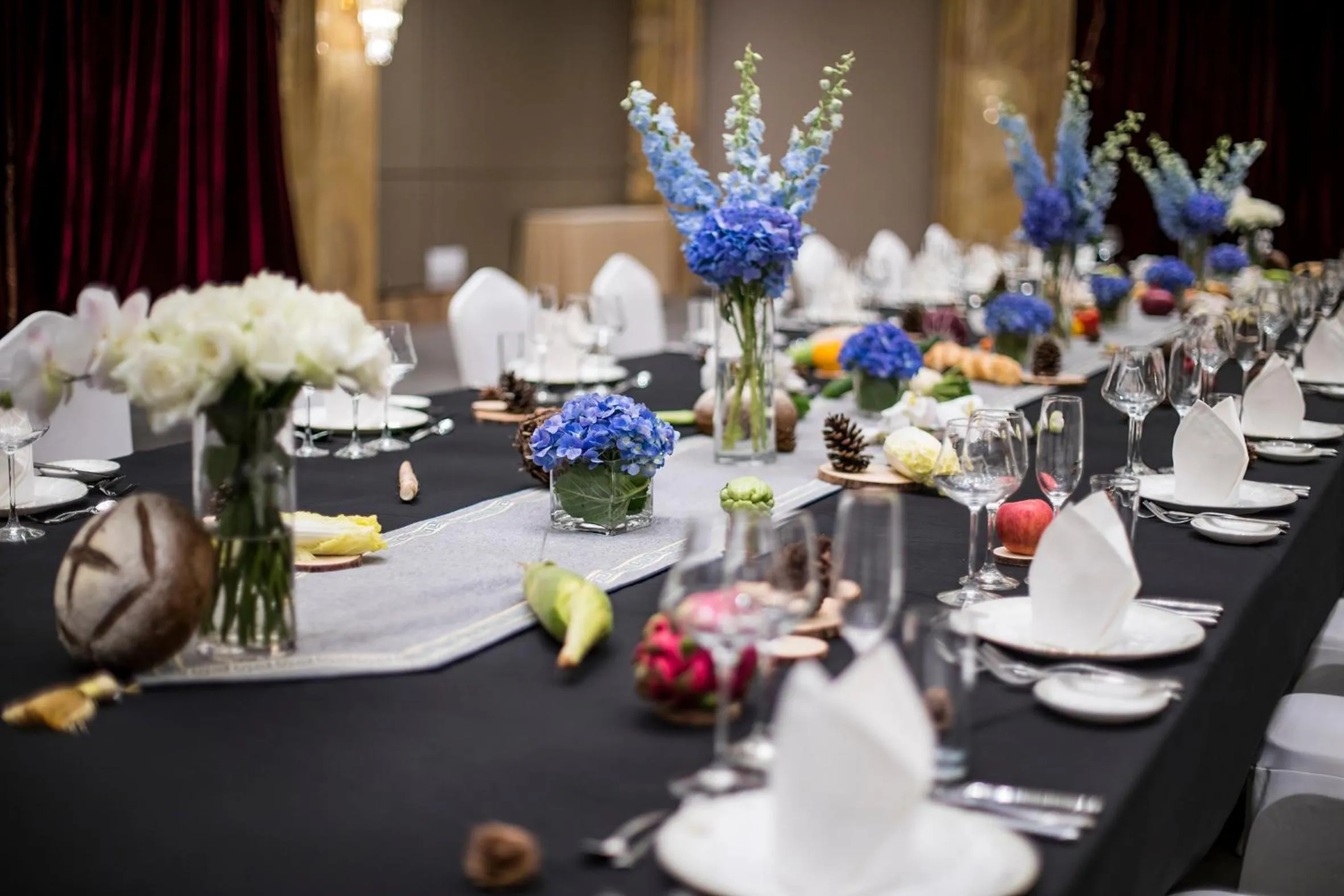 Banquet/Function facilities in Royal Garden Hotel Shanghai-Free Shuttle to and From Disney & PVG & close Metro Line2 easy to SHA New Expo