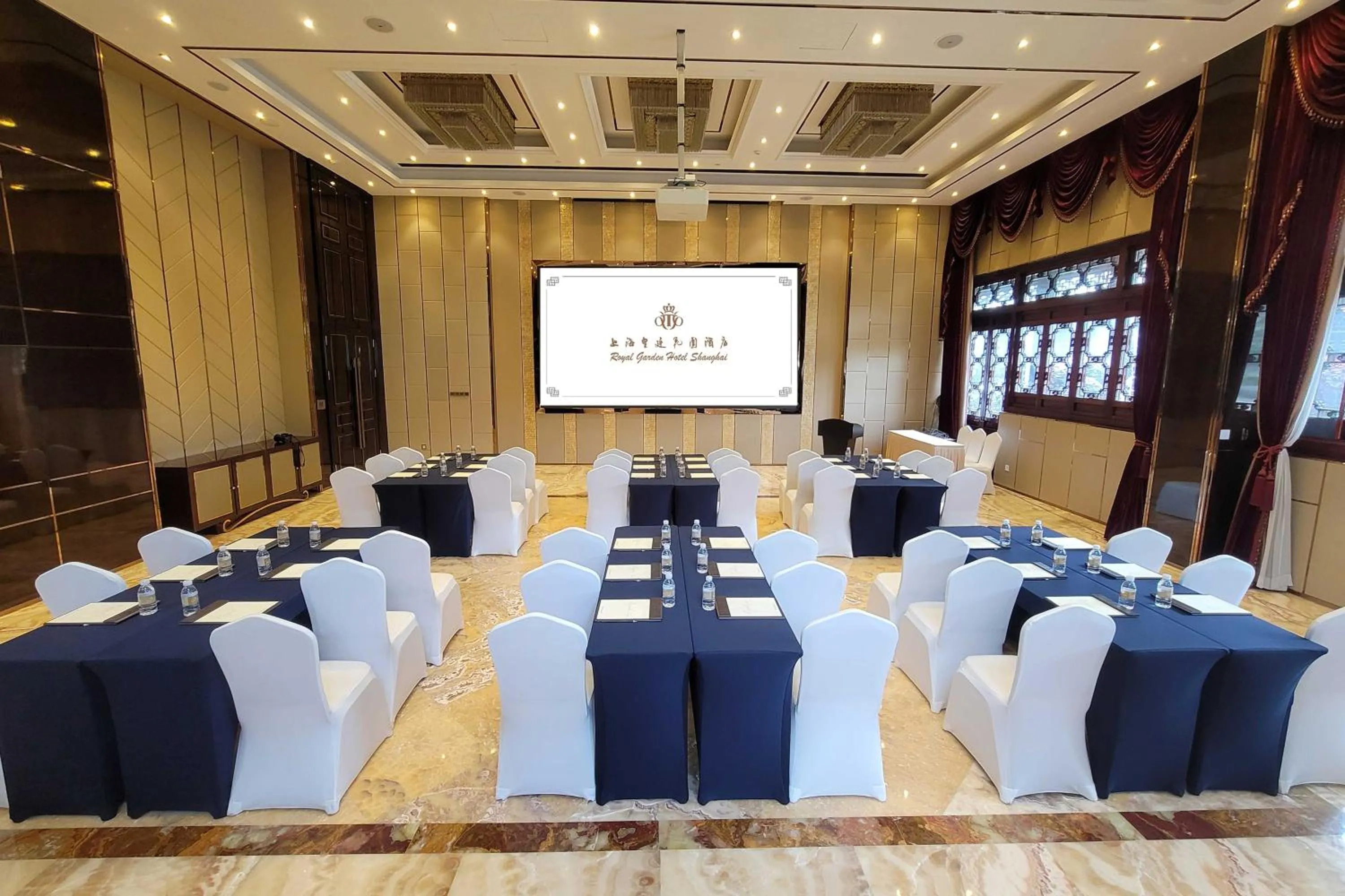 Meeting/conference room in Royal Garden Hotel Shanghai-Free Shuttle to and From Disney & PVG & close Metro Line2 easy to SHA New Expo