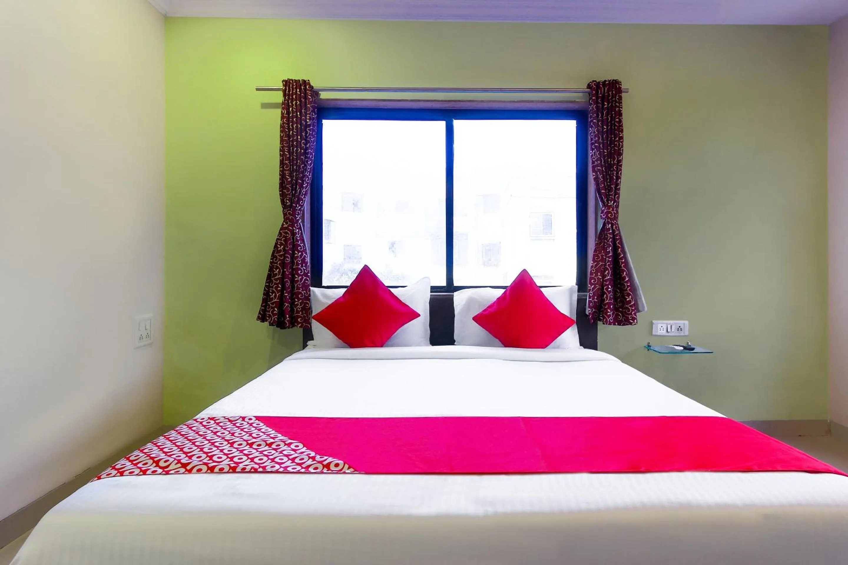 Bedroom, Bed in Super Hotel O MK Residency