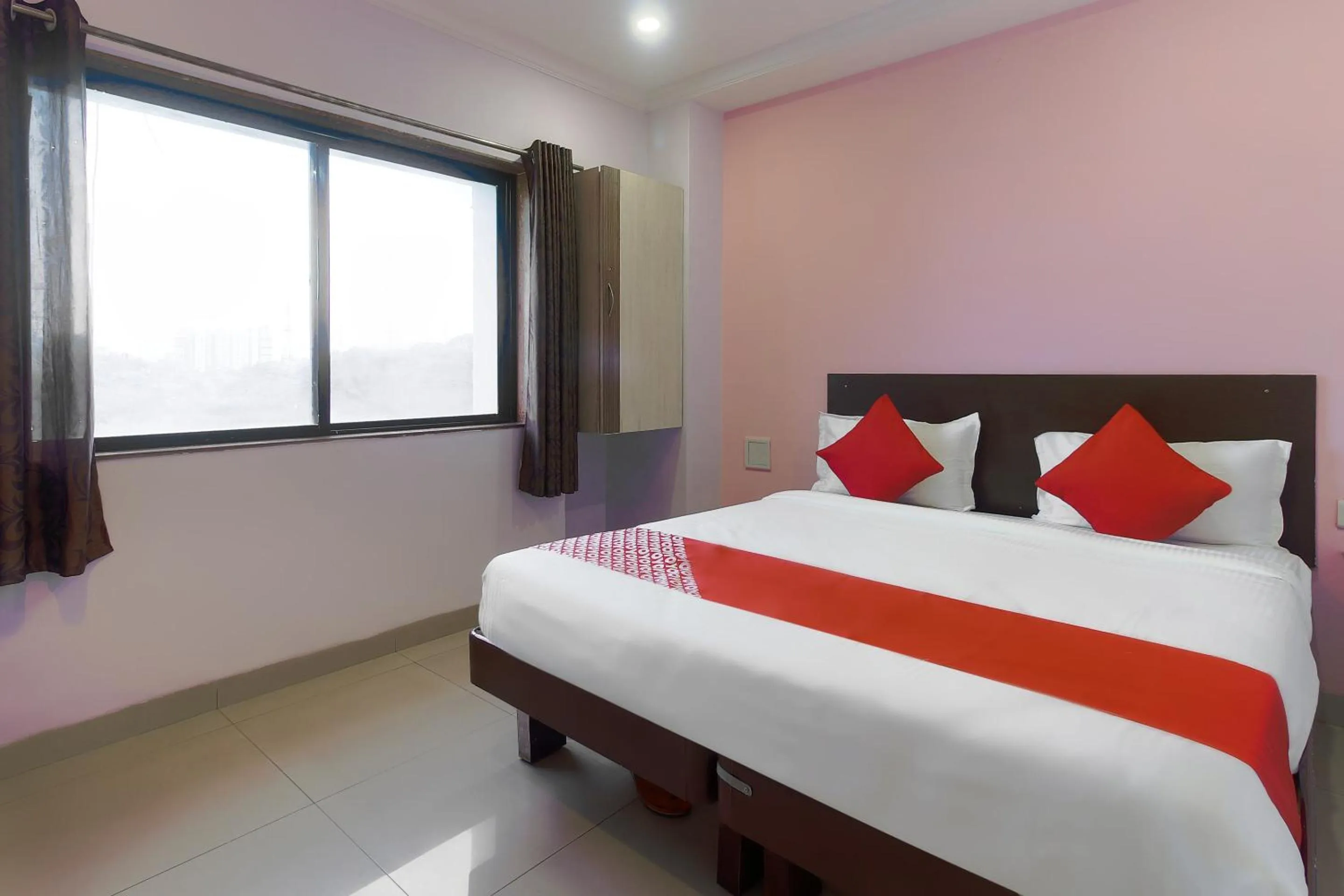 Bedroom, Bed in Super Hotel O MK Residency