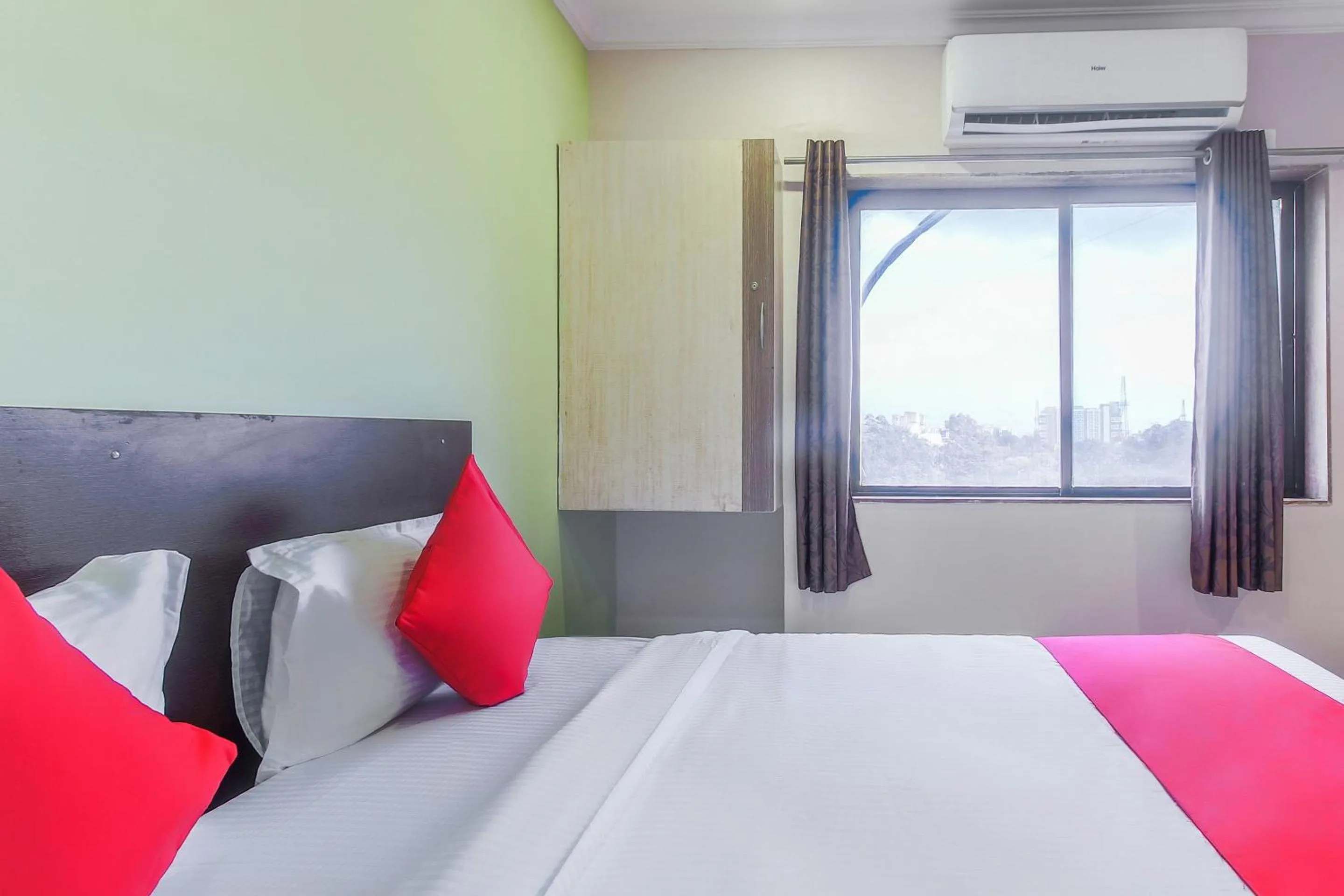 Bedroom, Bed in Super Hotel O MK Residency