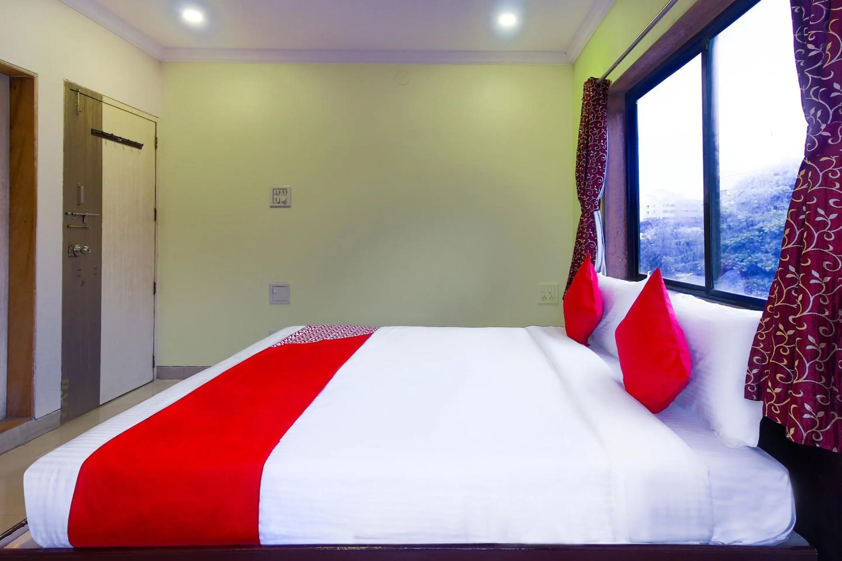 Bedroom, Bed in Super Hotel O MK Residency
