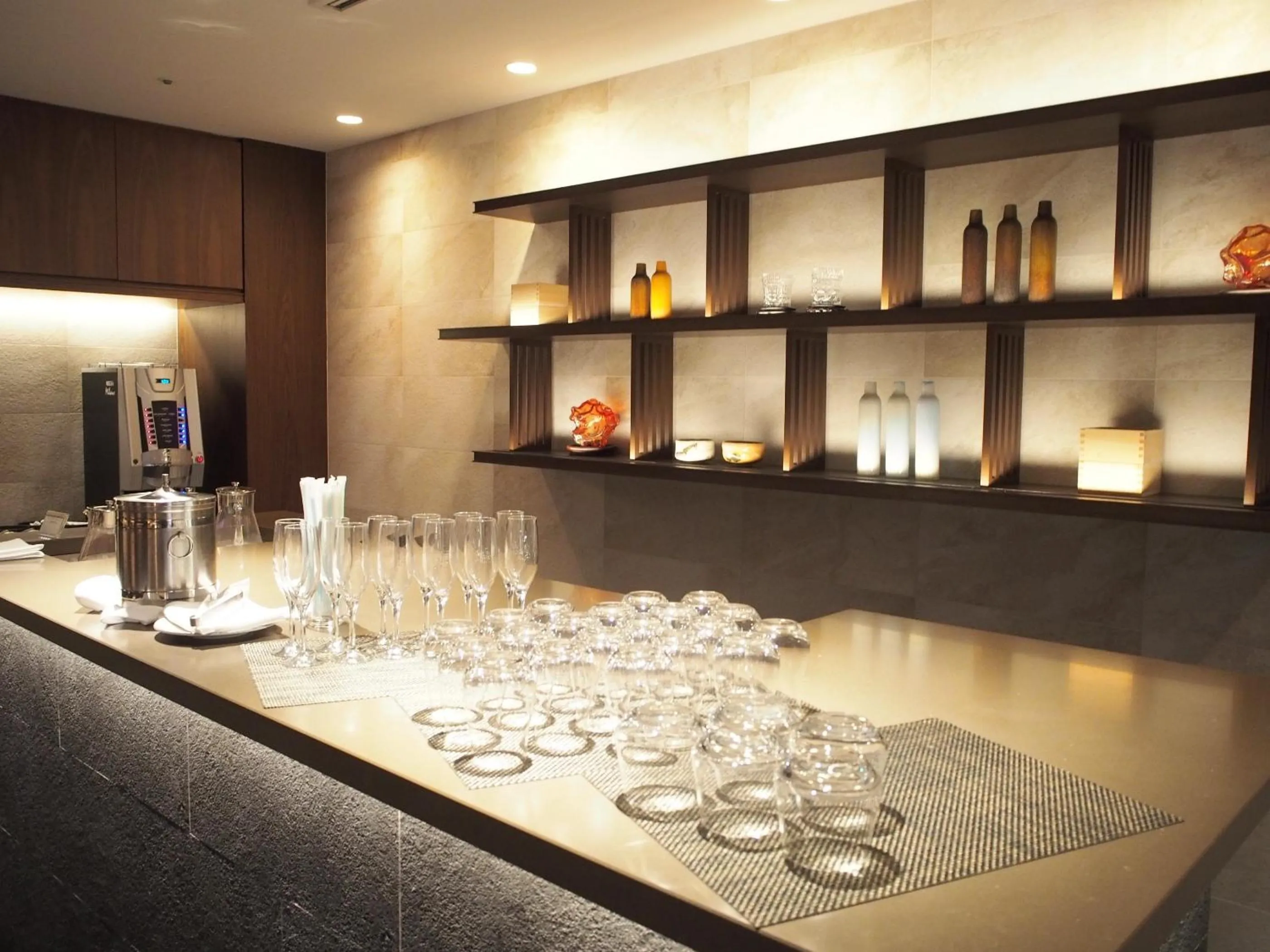 Lounge or bar in Takanawa Hanakohro - in Grand Prince Hotel Takanawa