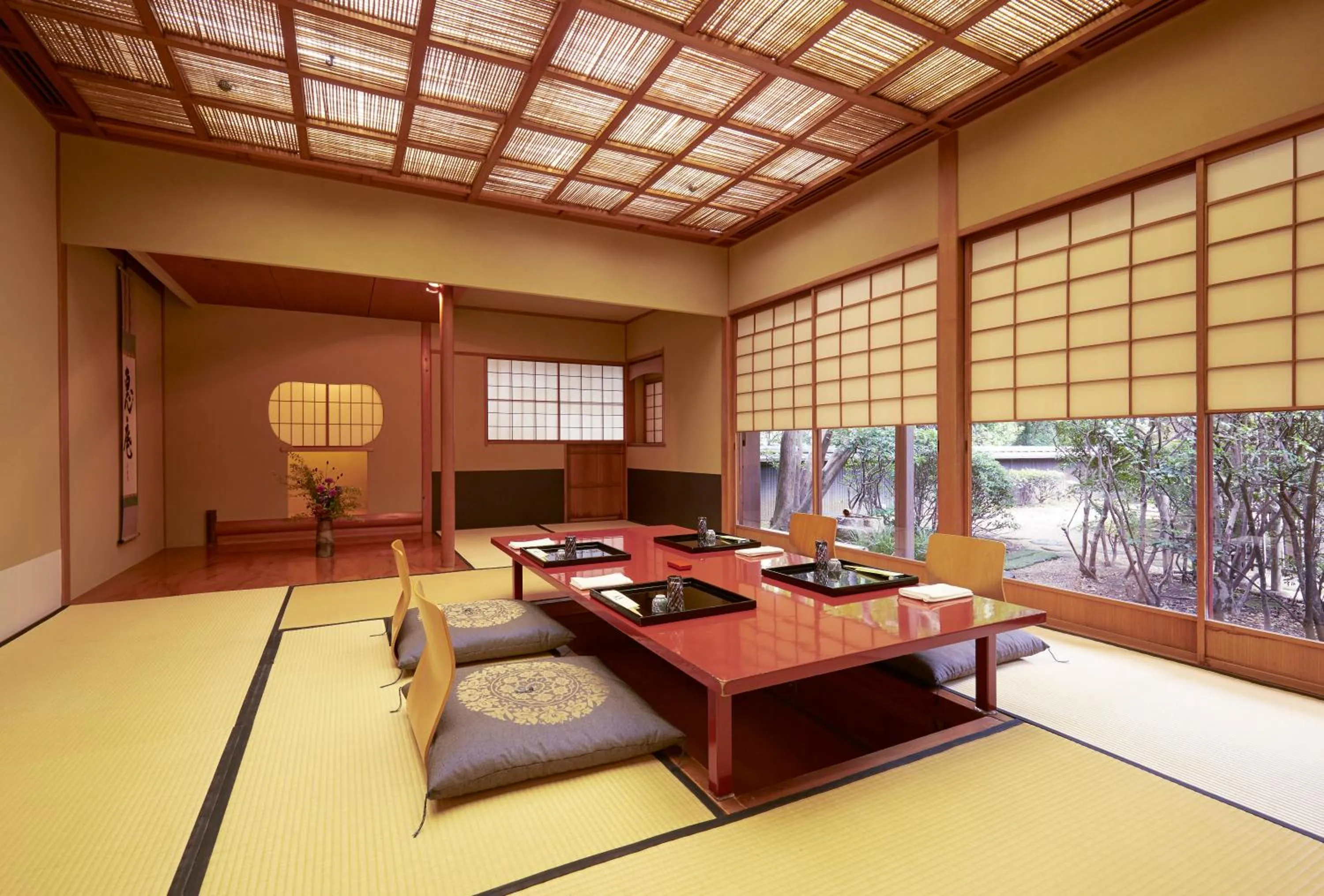 Restaurant/places to eat in Takanawa Hanakohro - in Grand Prince Hotel Takanawa