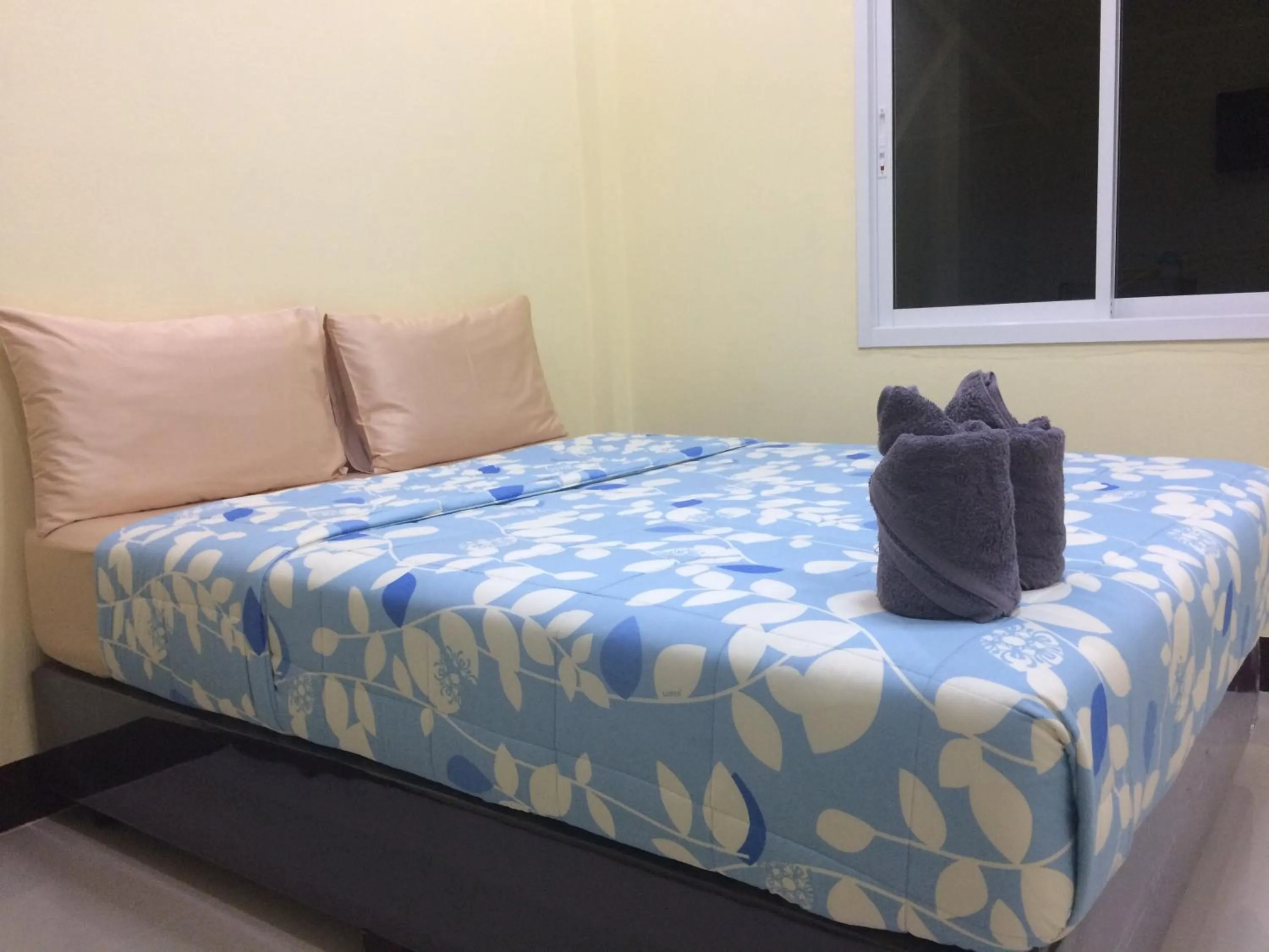 Bed in Bannrommai Sattahip
