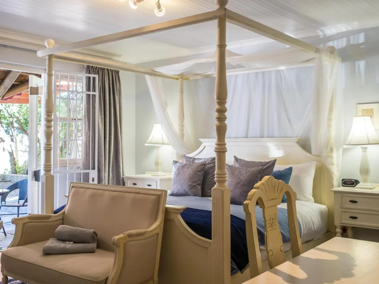 Photo of the whole room in Inn-Style