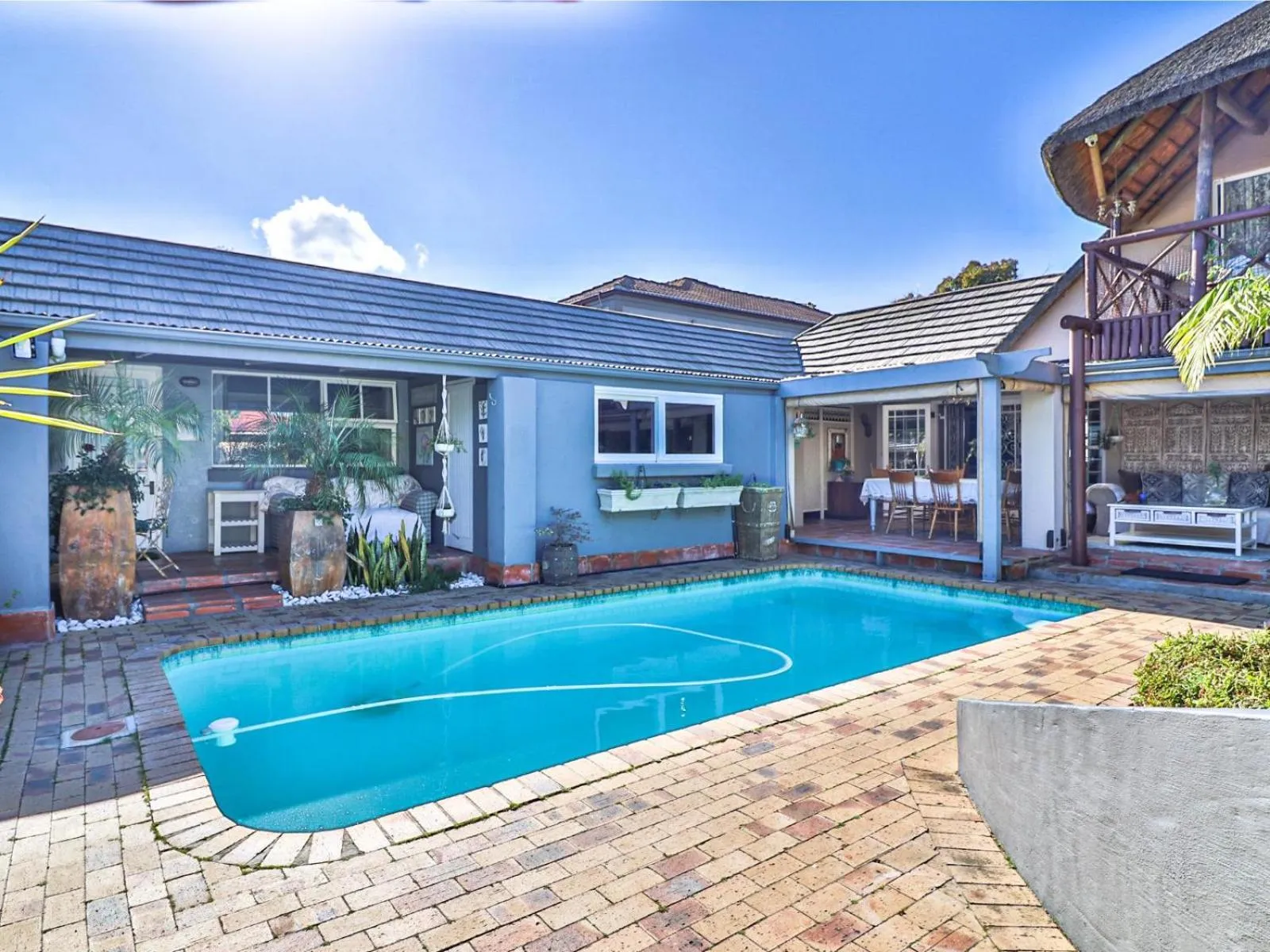 Property building in Inn-Style