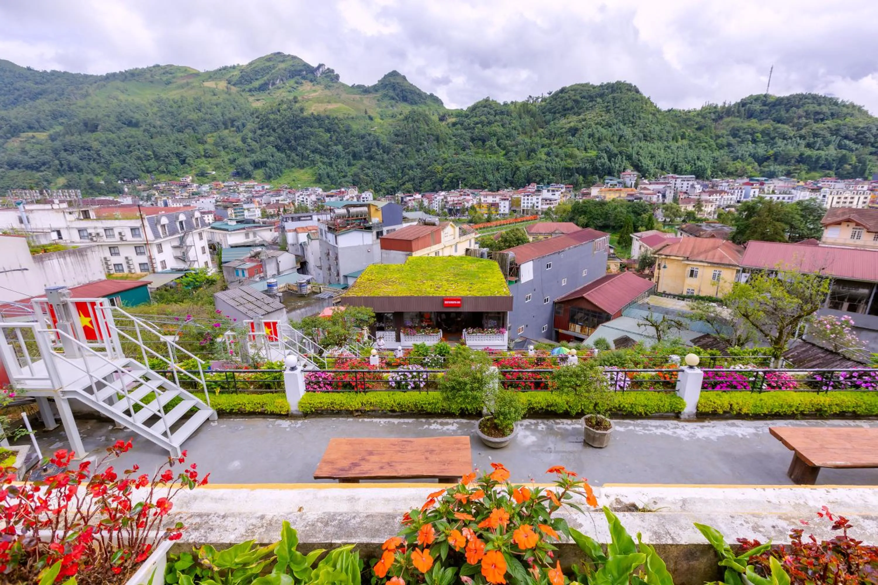 Deluxe Double Panoramic City View with Terrace in Sapa Village Hotel