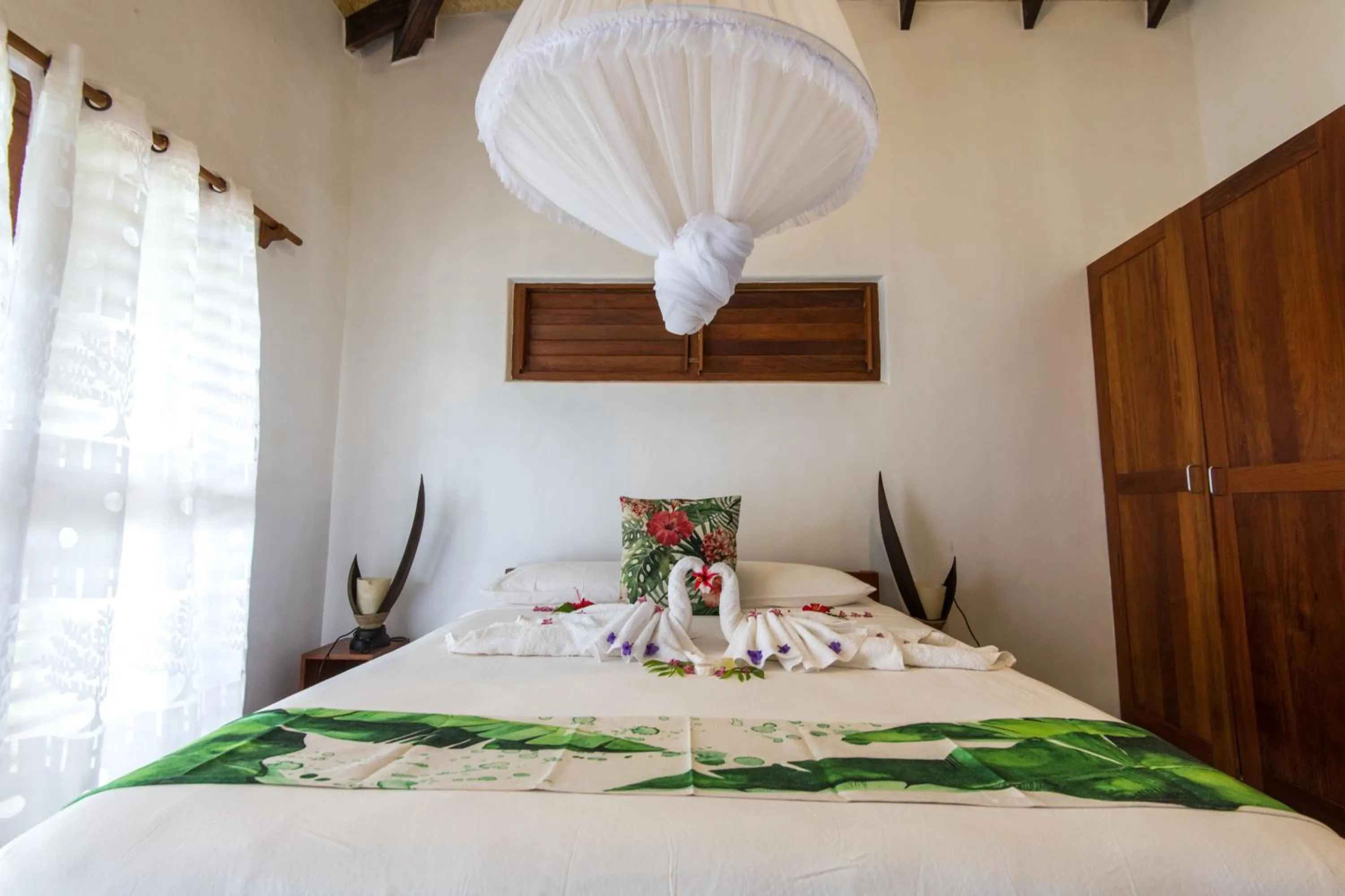 Bed in Tanna Evergreen Resort & Tours