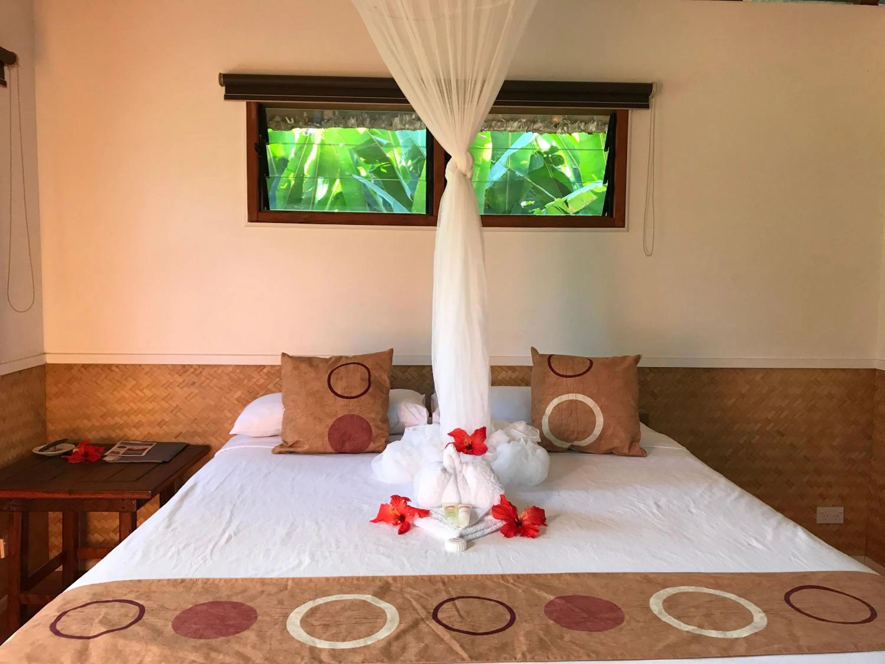 Decorative detail, Bed in Tanna Evergreen Resort & Tours
