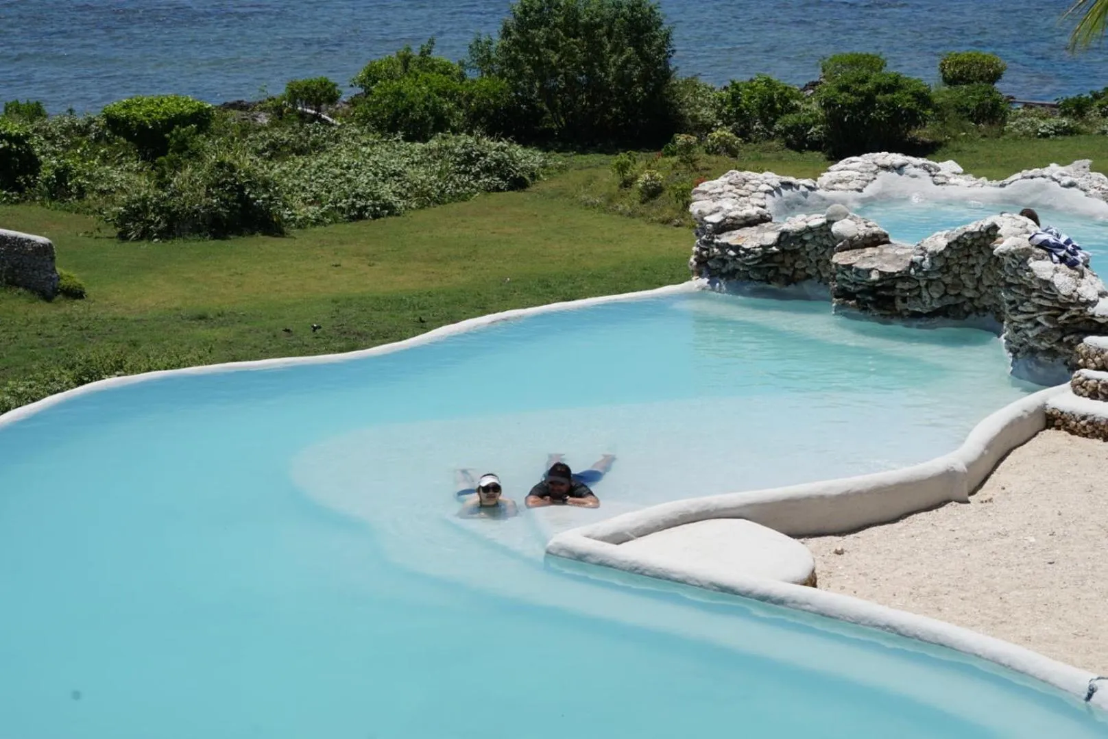 Swimming pool in Tanna Evergreen Resort & Tours