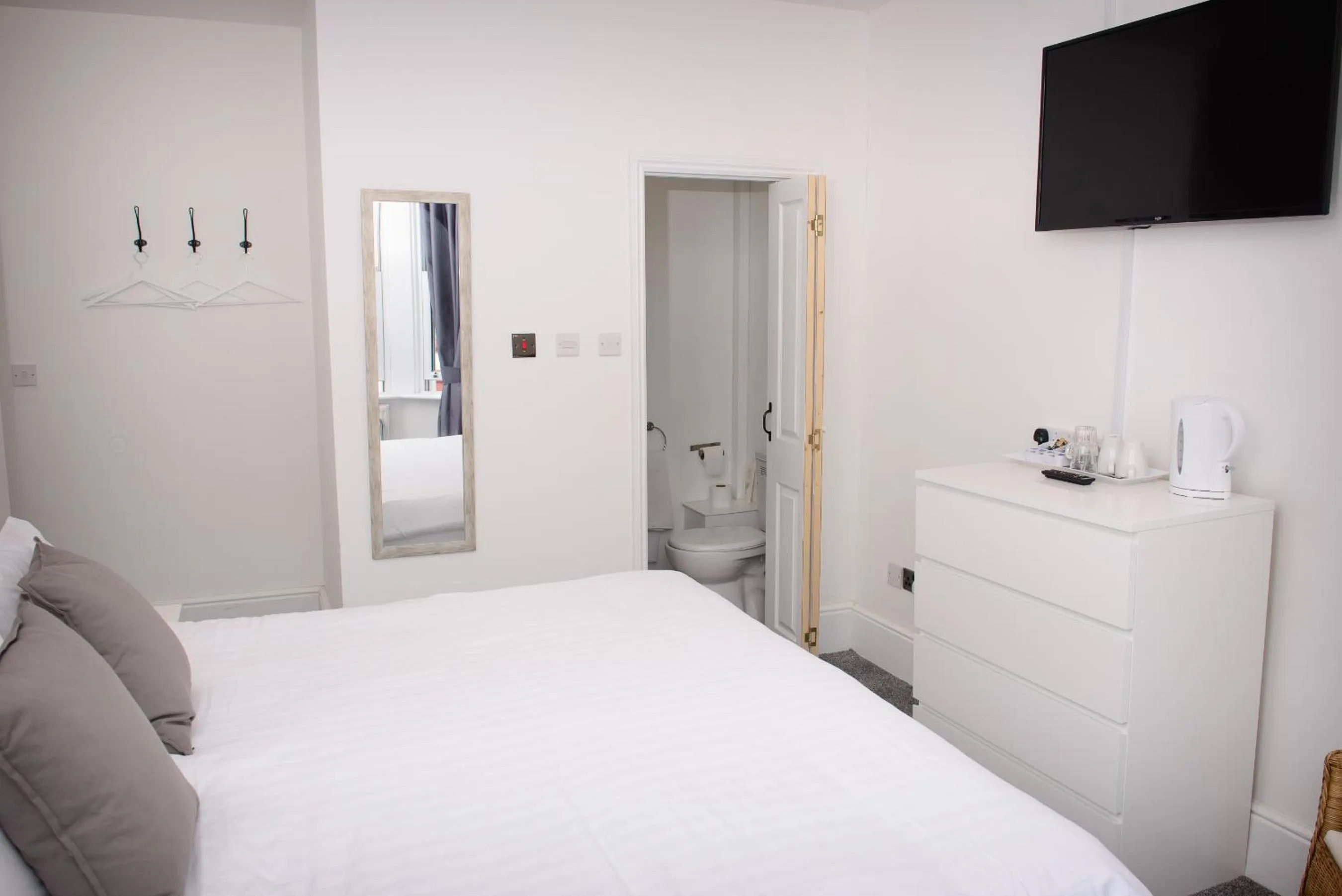 Photo of the whole room in The Claremont