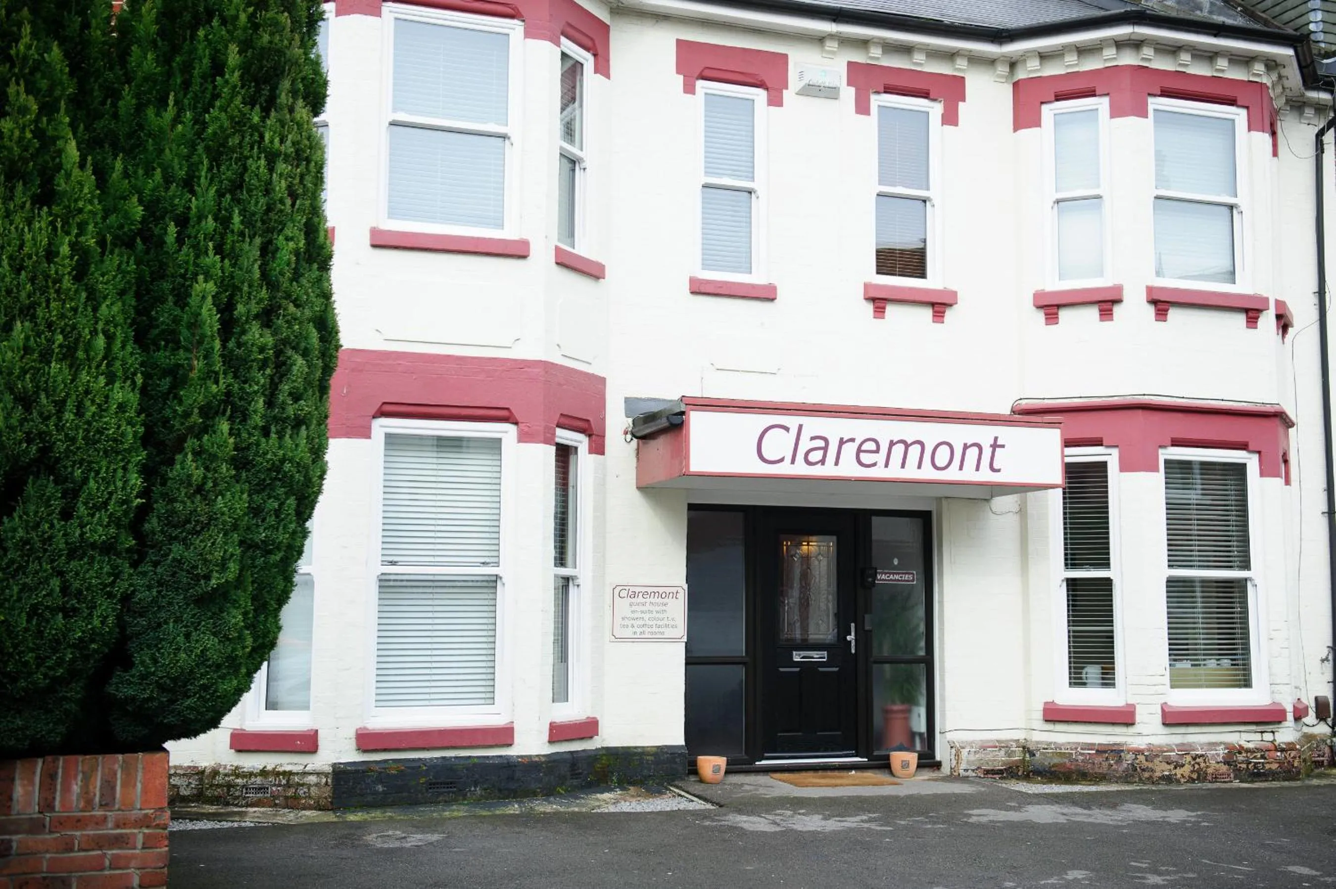 Facade/entrance in The Claremont
