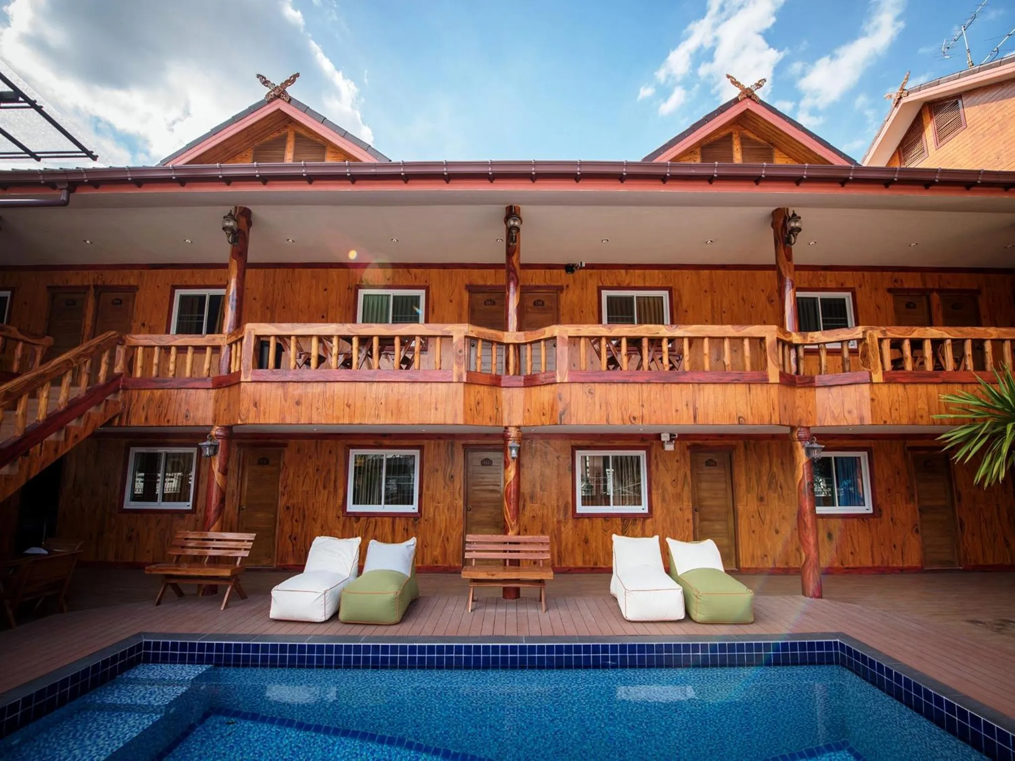 Facade/entrance in Viking Resorts