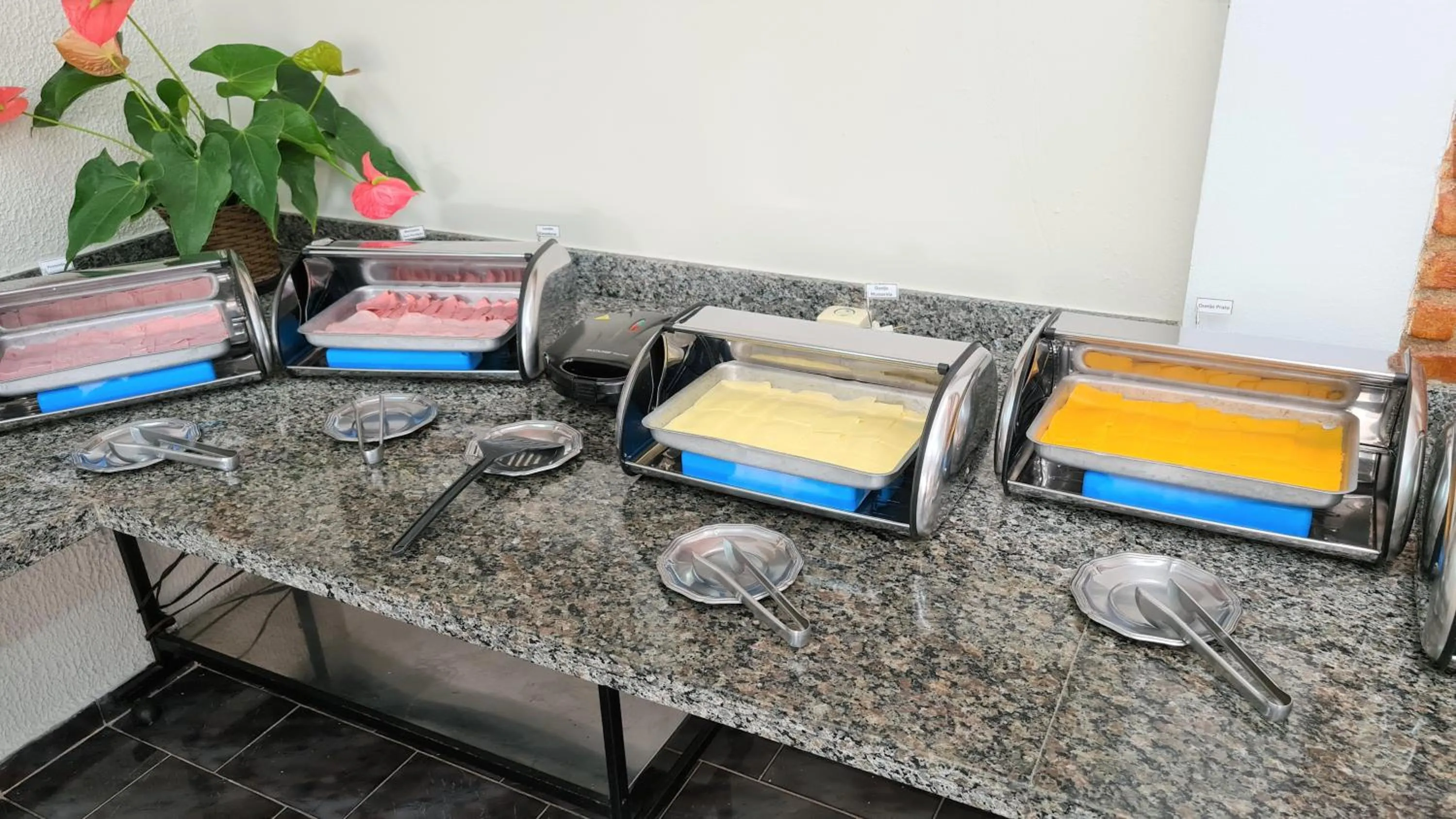 Restaurant/places to eat in Chalés Vila da Serra