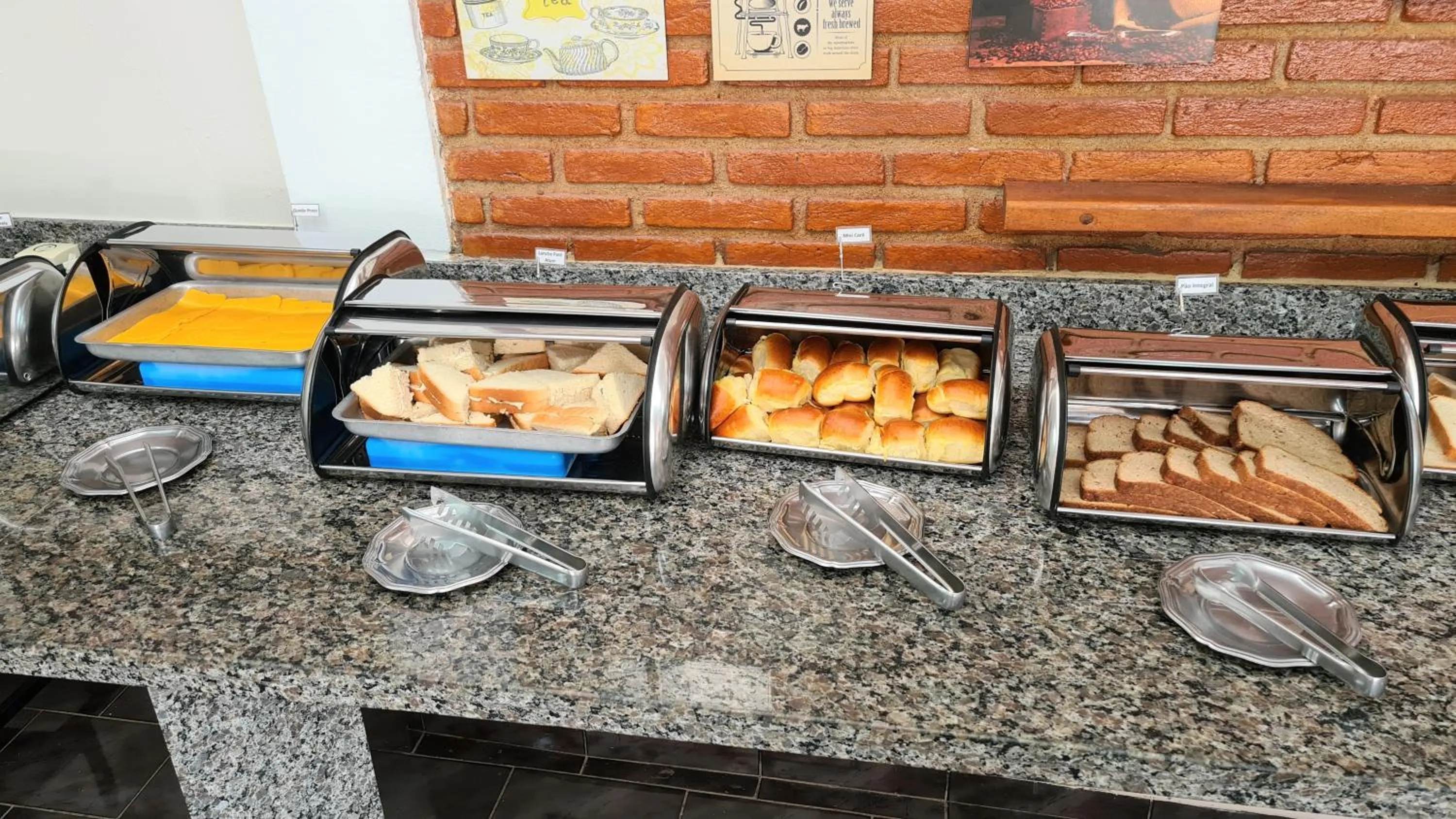 Restaurant/places to eat in Chalés Vila da Serra