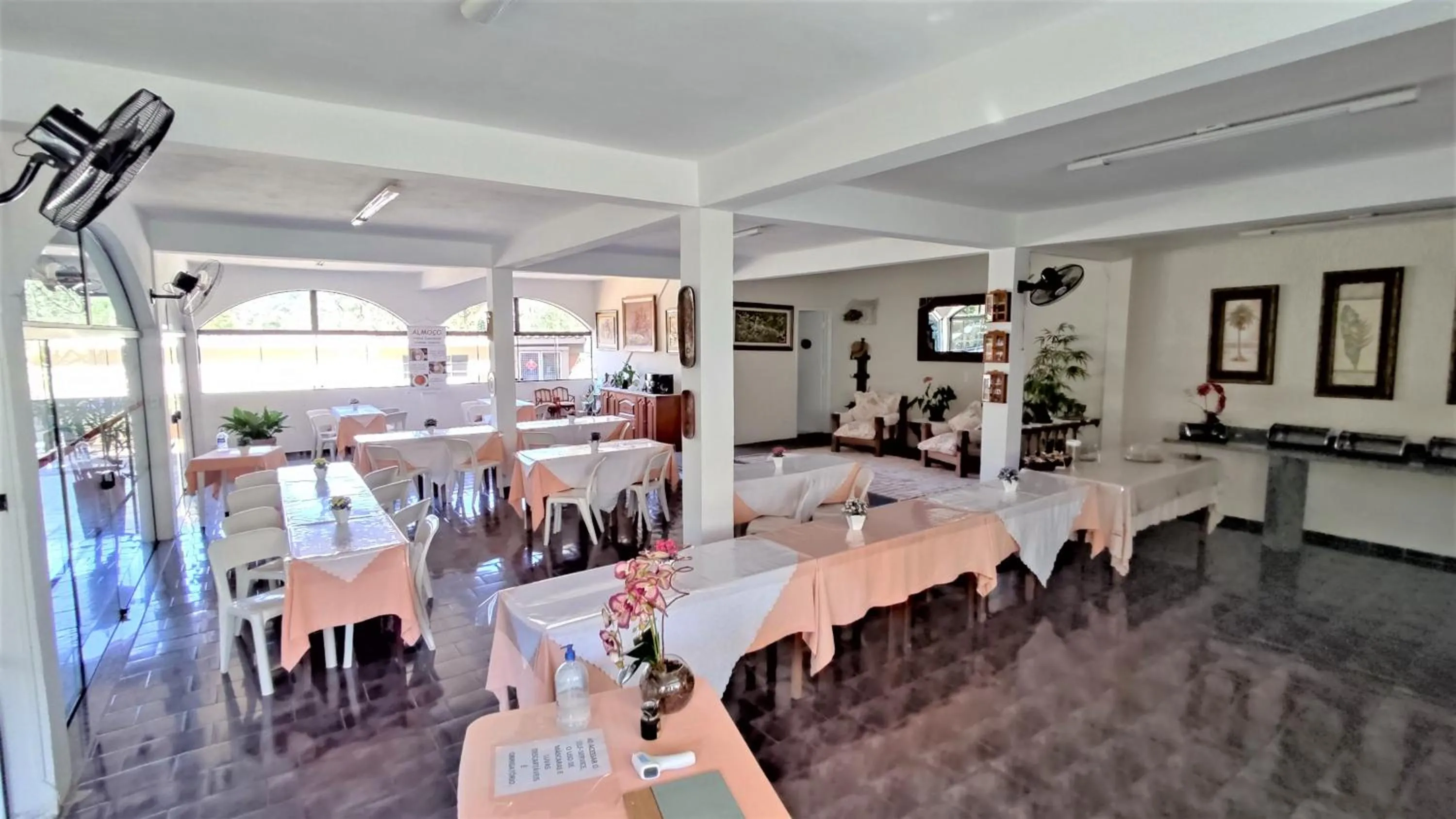 Restaurant/places to eat in Chalés Vila da Serra