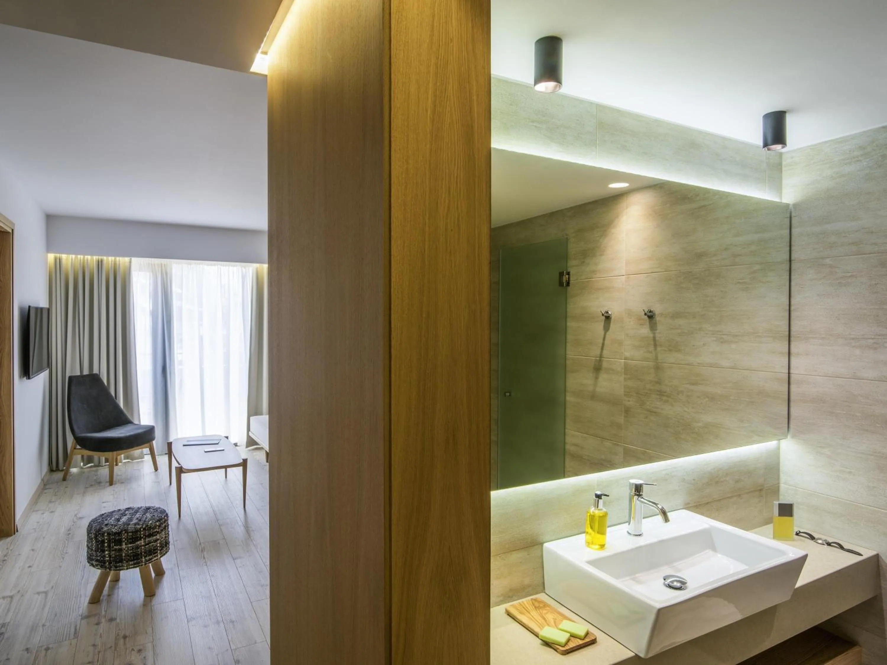 Bedroom in Ibis Styles Heraklion Central