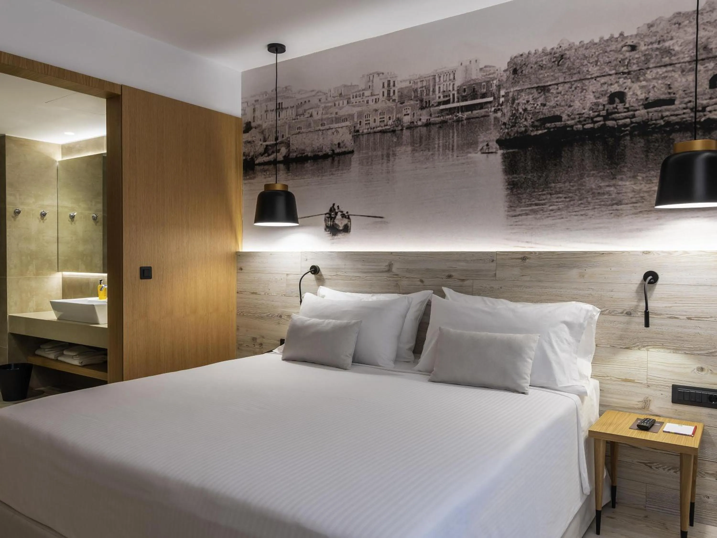 Bedroom, Bed in Ibis Styles Heraklion Central