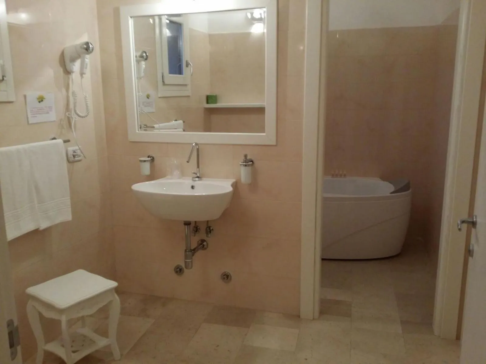 Bathroom in Antica Masseria Ficazzana - Tenuta