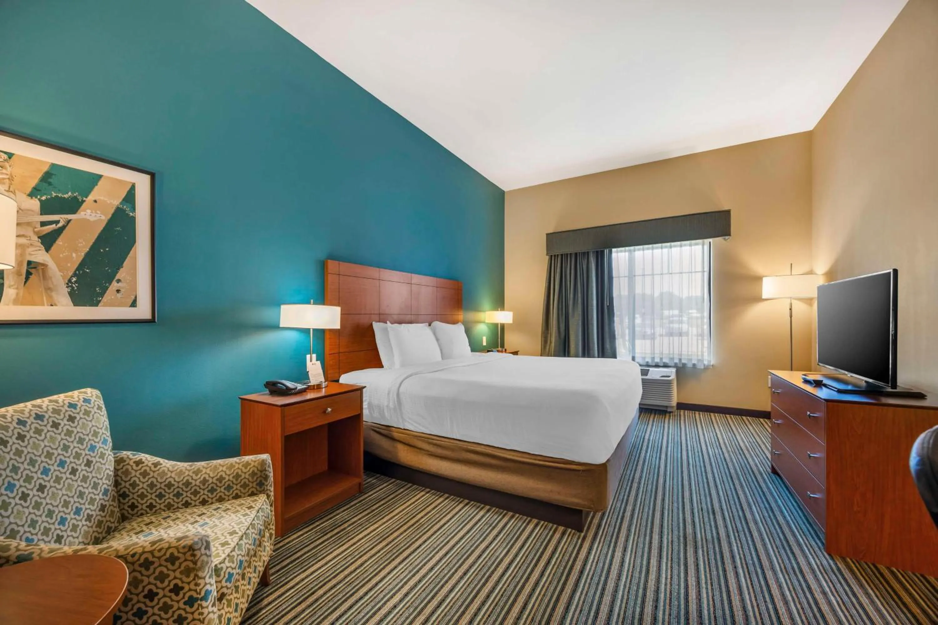 Bedroom, Bed in Best Western Plus Tuscumbia/Muscle Shoals Hotel & Suites