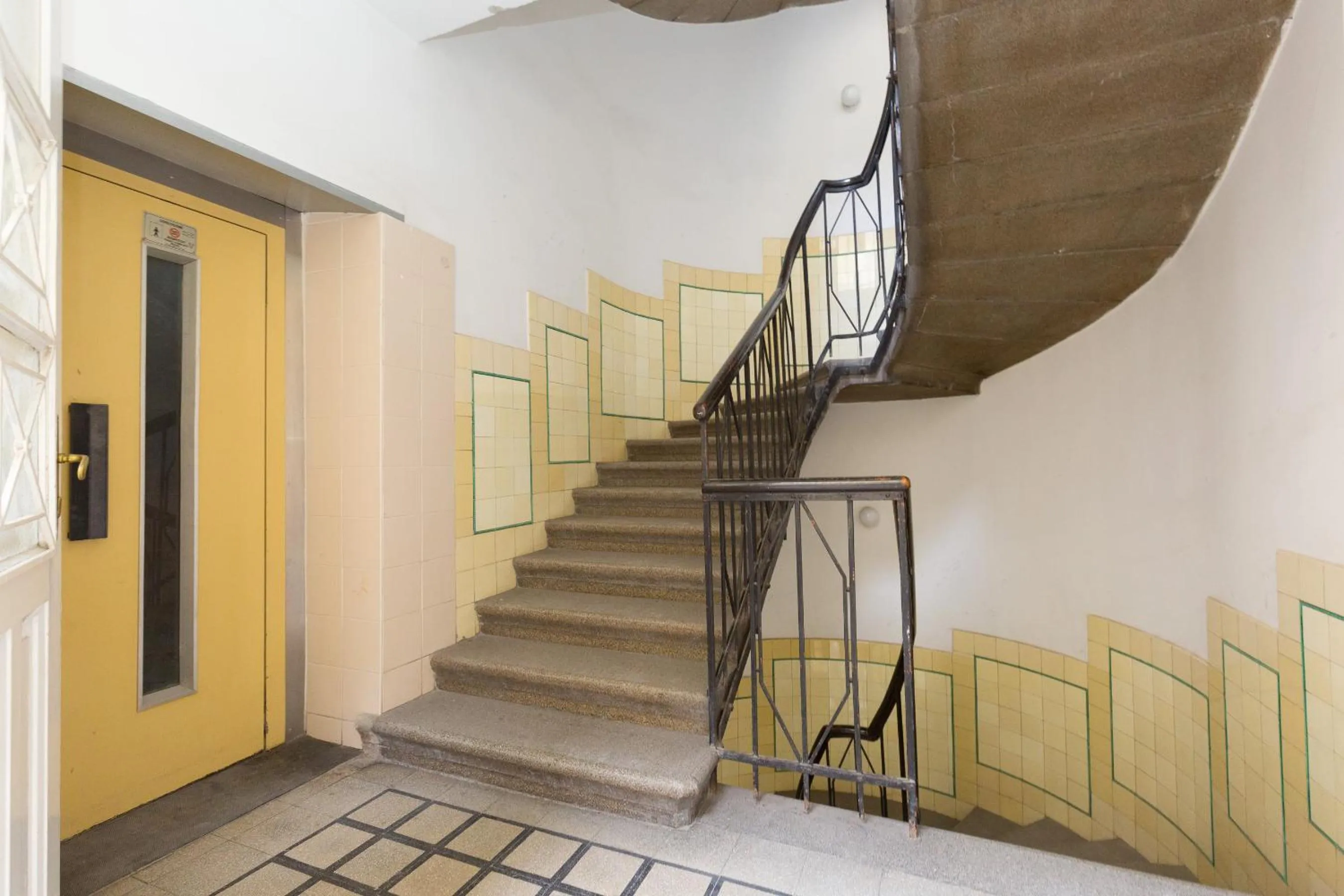 Property building in Otto Studios