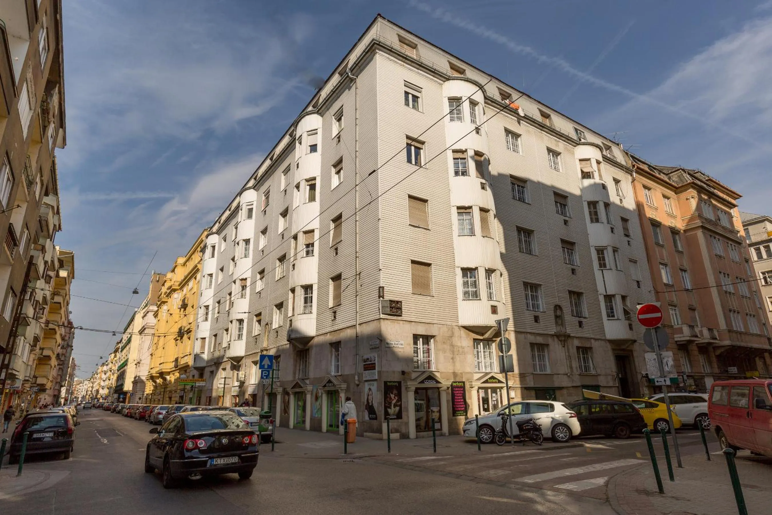 Property building in Otto Studios