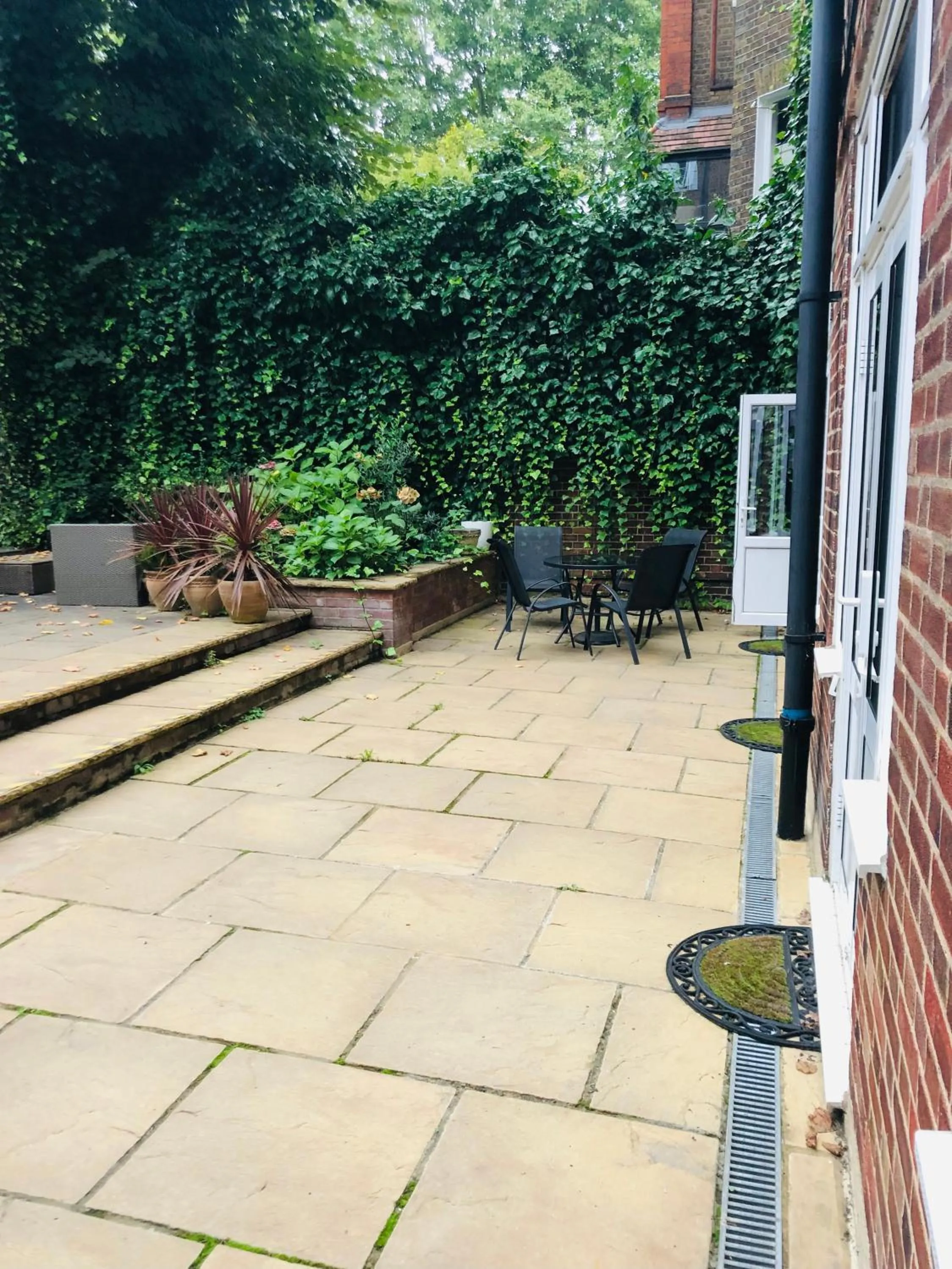 Garden in Vincent House London Residence