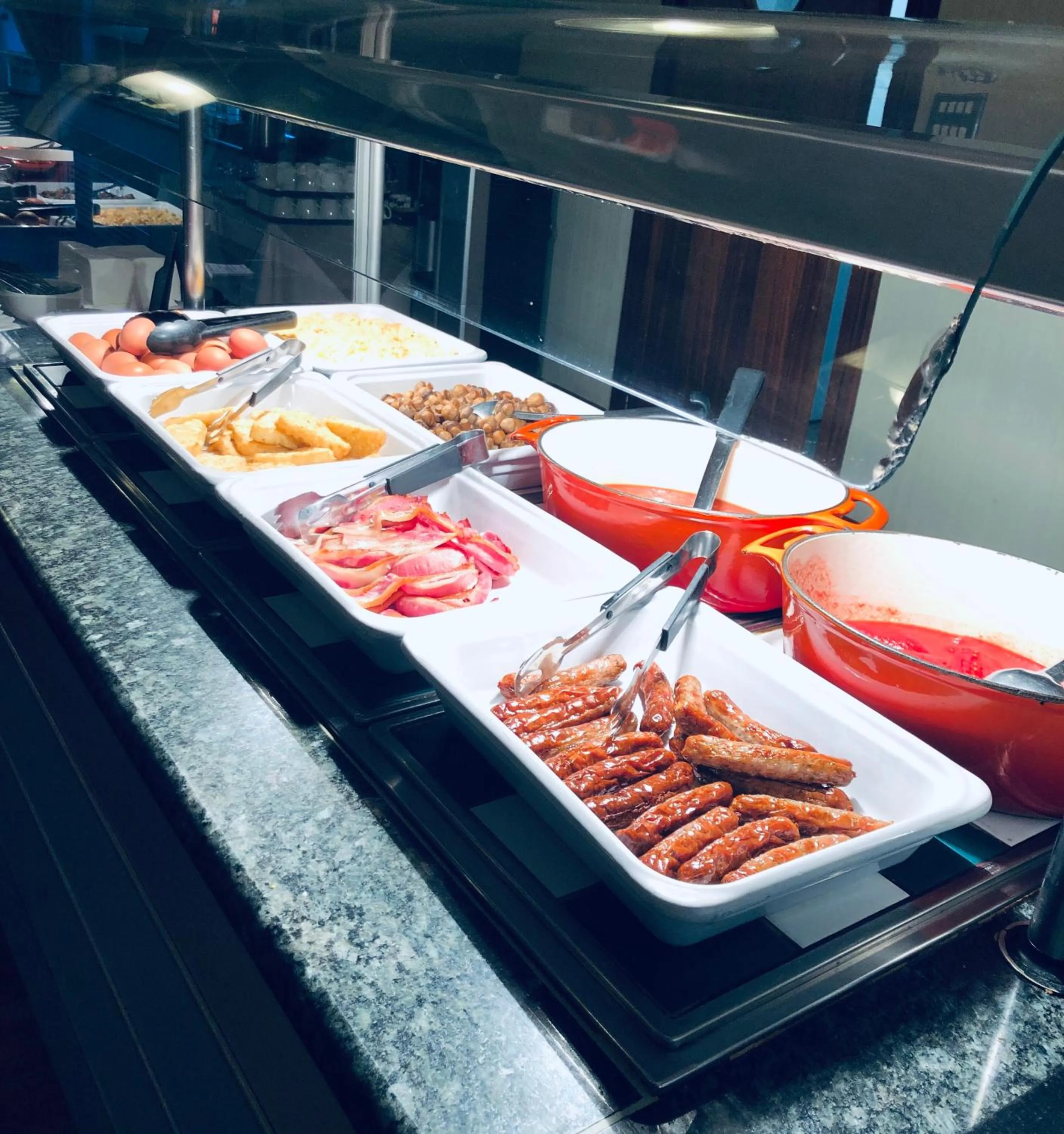 Food and drinks in Vincent House London Residence