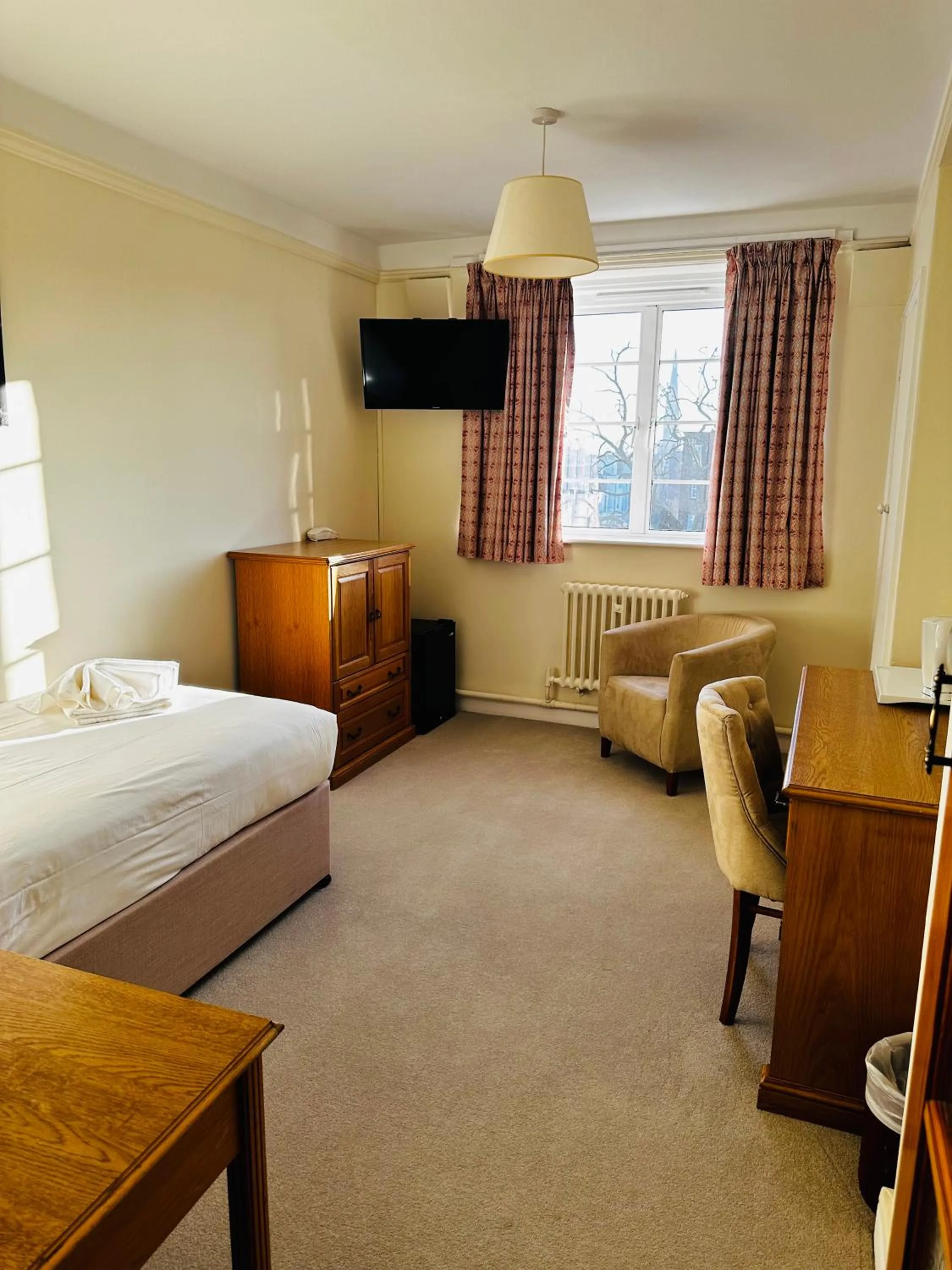 Bedroom, Bed in Vincent House London Residence