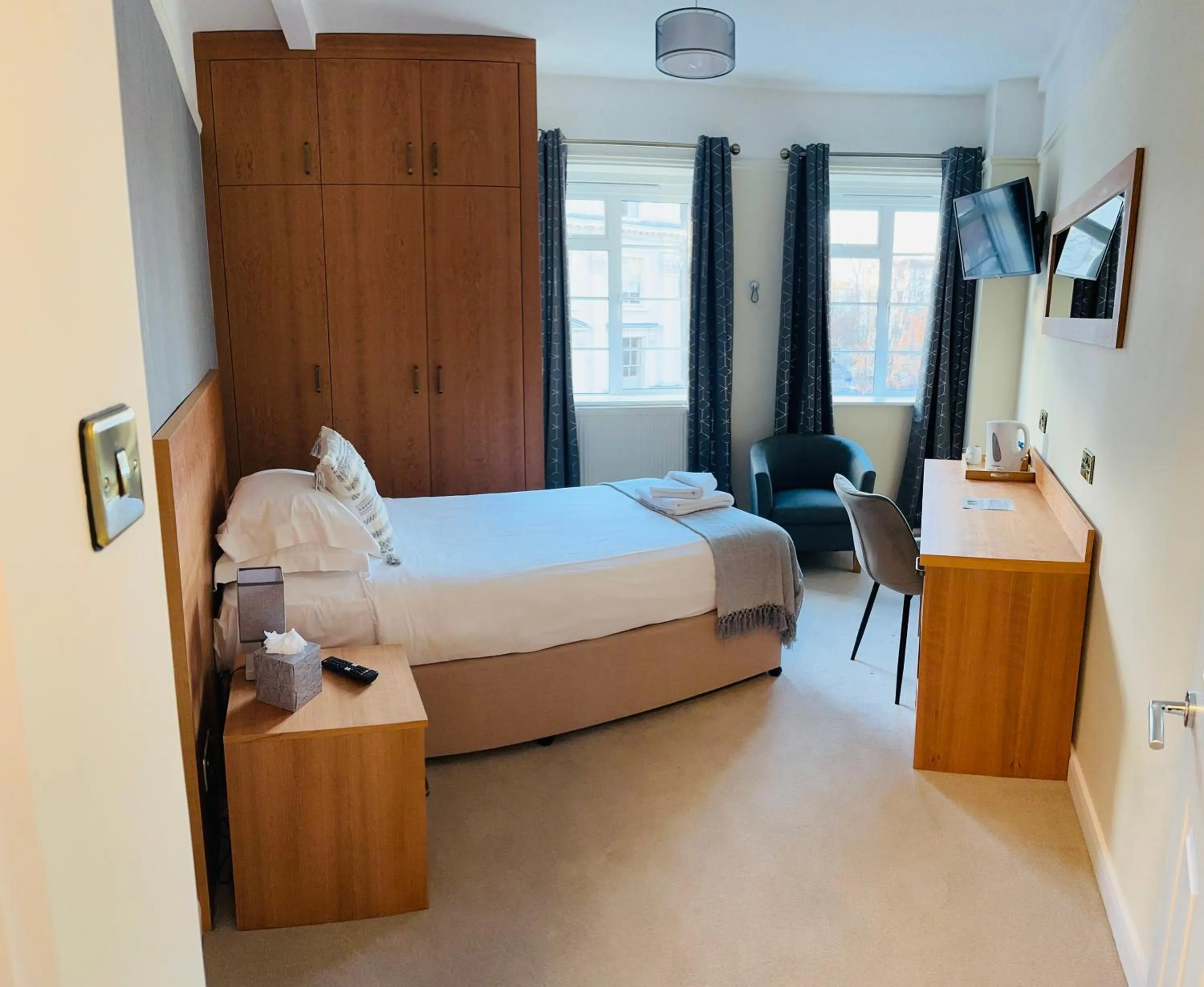 Bedroom, Bed in Vincent House London Residence