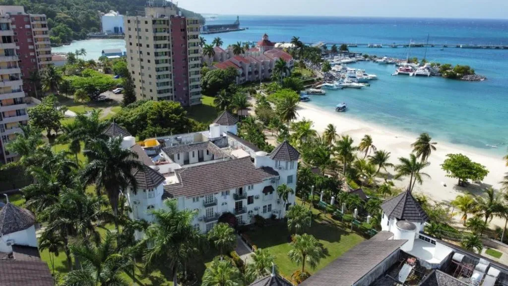 Nearby landmark in Deluxe SandCastles Condos