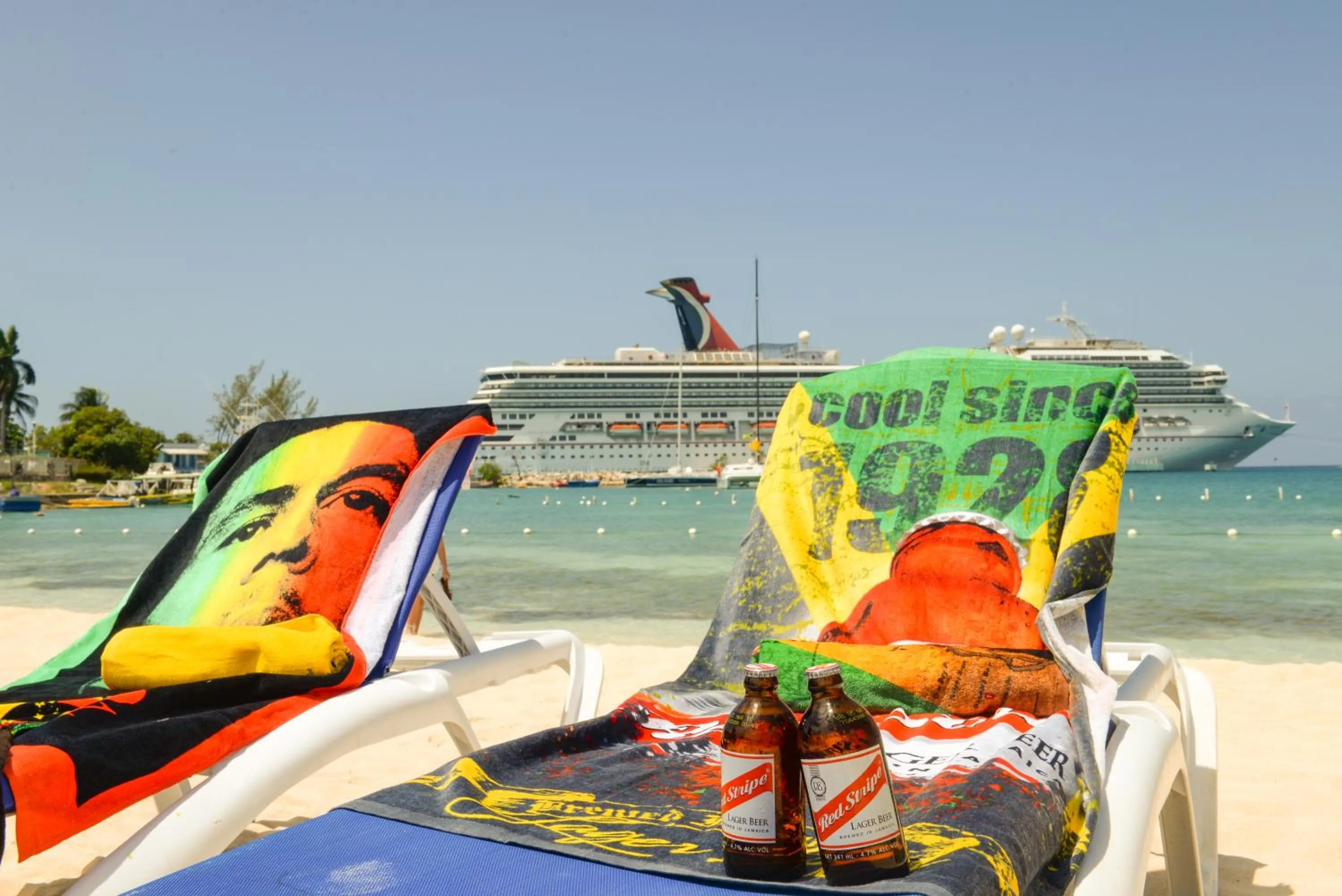 Beach in Deluxe SandCastles Condos