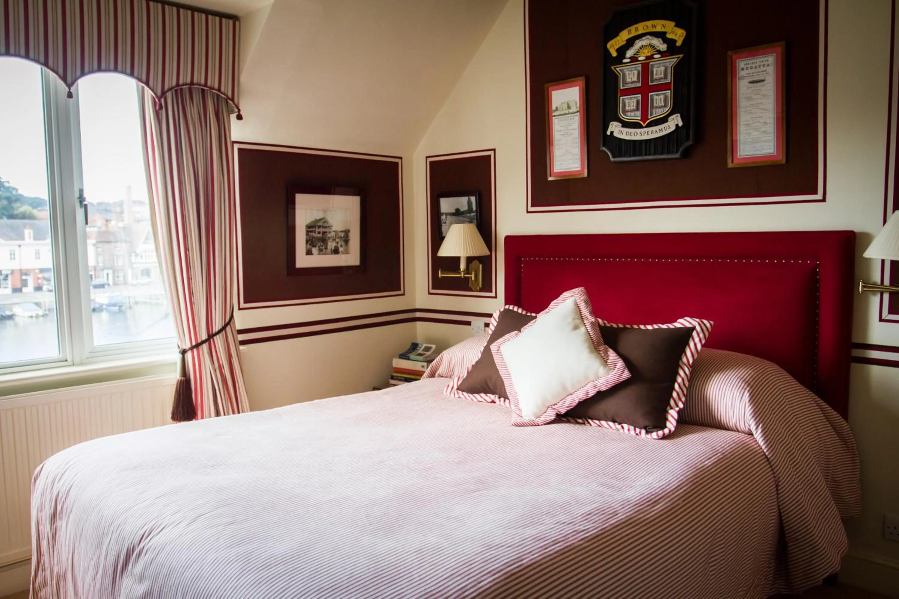 River view, Bed in Leander Club