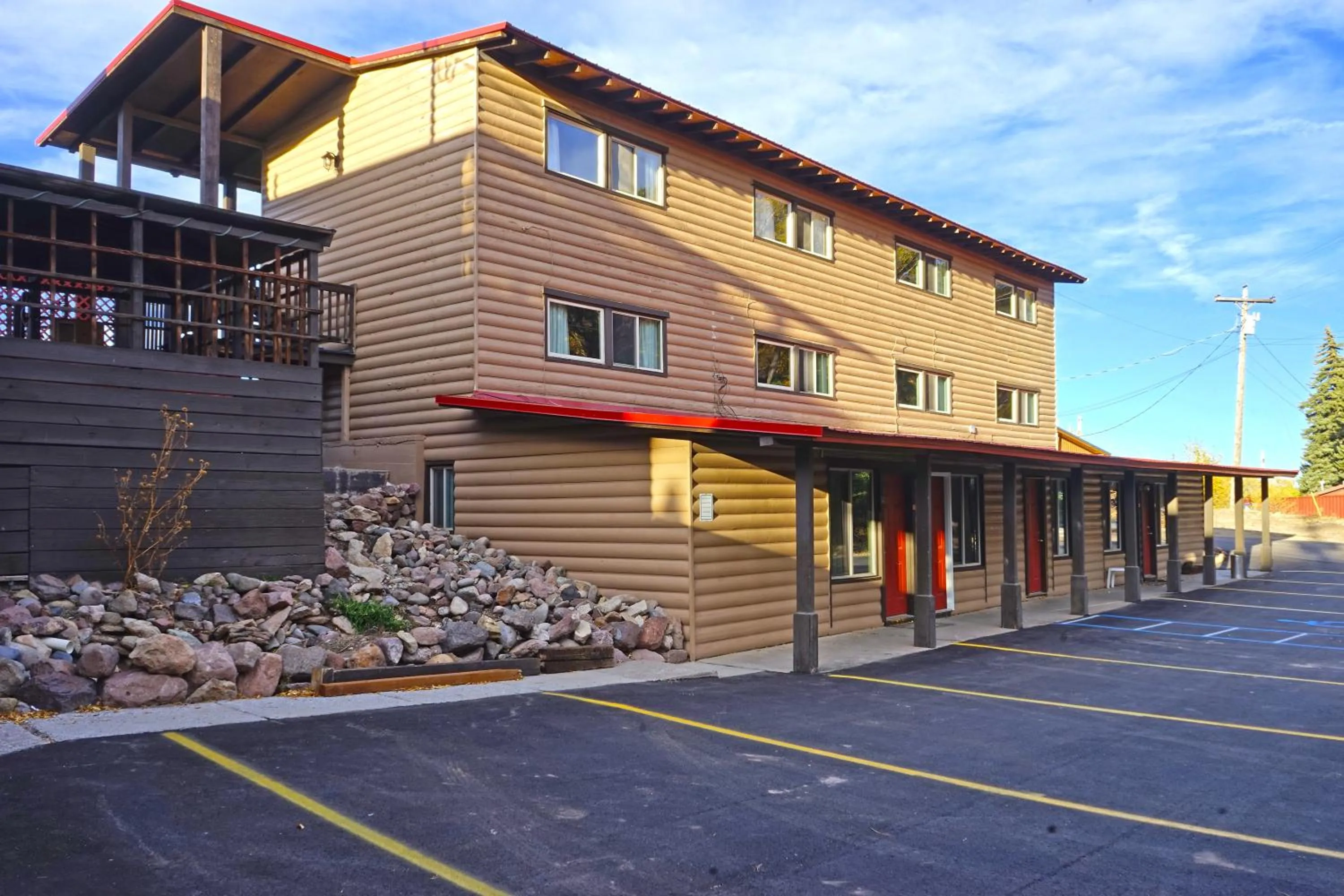 Property building in Four Seasons Lodge